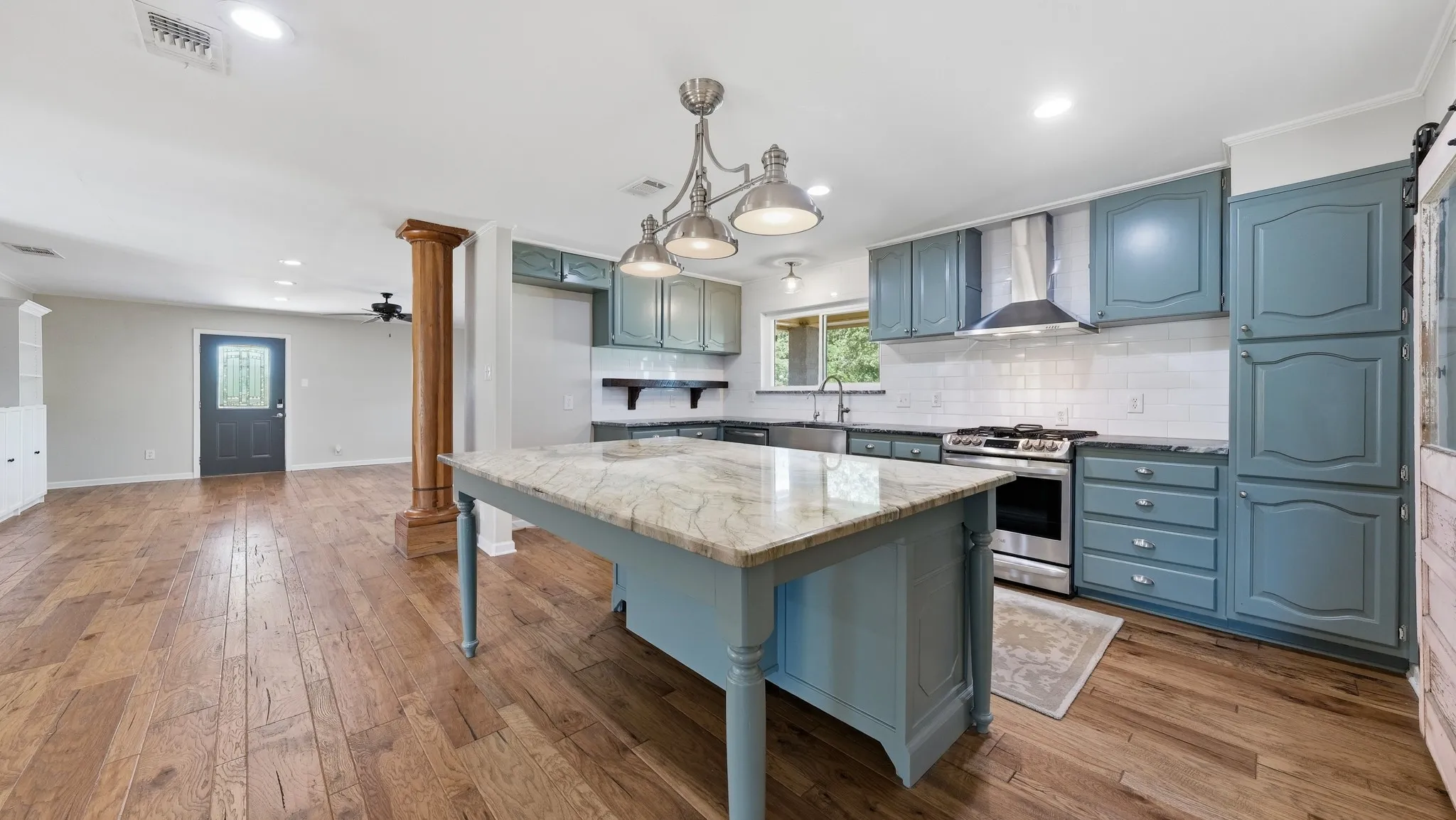 Single Family Residence For Sale in Parker County , 1229 Briarwood Street, Weatherford, Texas 76087, 3 Bedroom, 2 Bathroom, Garage spaces, 2,349 Sqft, built in 1979, mls#21324167, Real Estate Agent in Weatherford, Homes For Sale in Parker county, Homes For Sale in Weatherford, Realtor in Weatherford Texas, Real Estate Brokerage Independent Realty Texas, Luminita Cordes Realtor