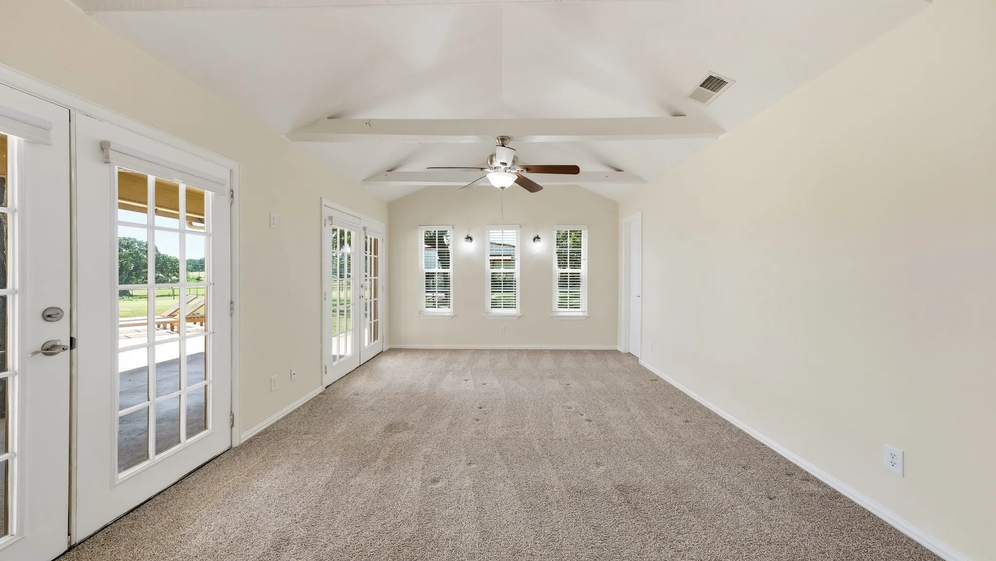 Single Family Residence For Sale in Parker County , 1229 Briarwood Street, Weatherford, Texas 76087, 3 Bedroom, 2 Bathroom, Garage spaces, 2,349 Sqft, built in 1979, mls#21324167, Real Estate Agent in Weatherford, Homes For Sale in Parker county, Homes For Sale in Weatherford, Realtor in Weatherford Texas, Real Estate Brokerage Independent Realty Texas, Luminita Cordes Realtor