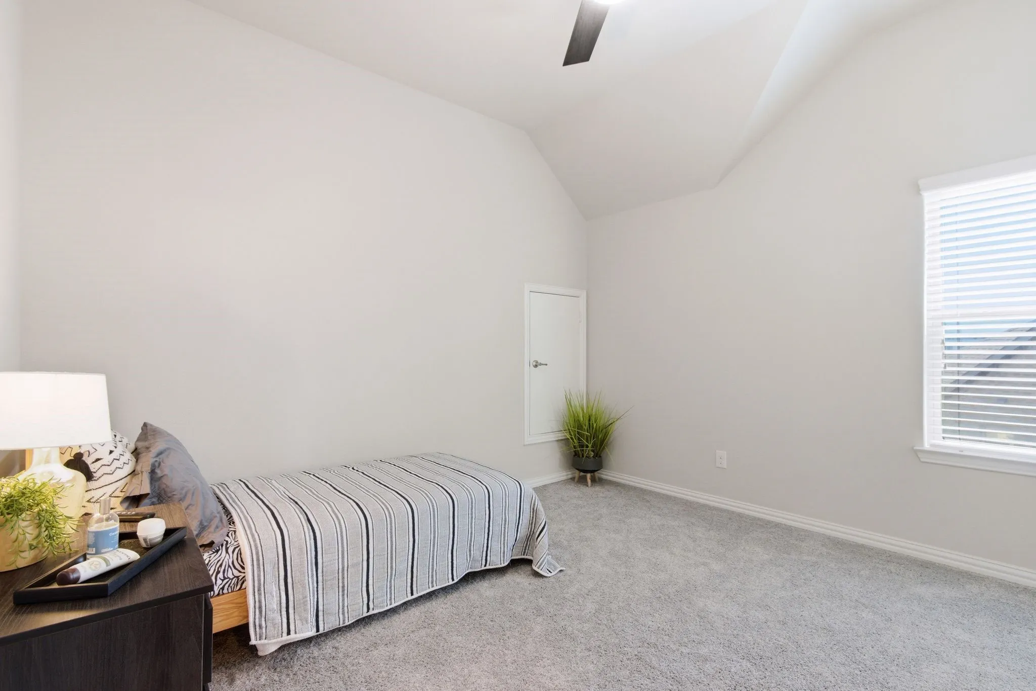 Single Family Residence For Sale in Dallas County , 4211 Prado Court, Irving, Texas 75063, 5 Bedroom, 4 Bathroom, 2 Garage spaces, 3,595 Sqft, built in 2018, mls#21326738, Real Estate Agent in Irving, Homes For Sale in Dallas county, Homes For Sale in Irving, Realtor in Irving Texas, Real Estate Brokerage Independent Realty Texas, Luminita Cordes Realtor