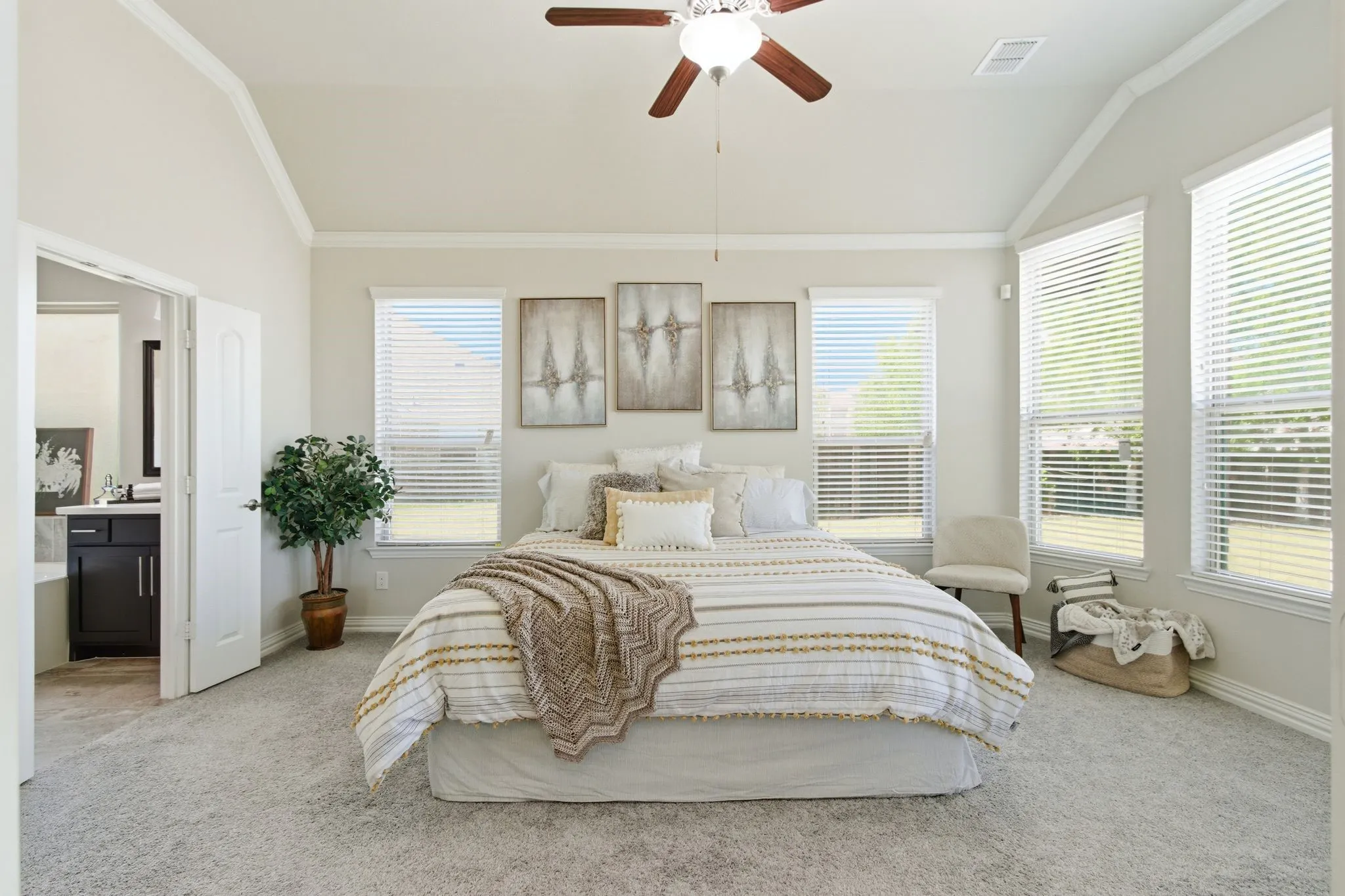 Single Family Residence For Sale in Dallas County , 4211 Prado Court, Irving, Texas 75063, 5 Bedroom, 4 Bathroom, 2 Garage spaces, 3,595 Sqft, built in 2018, mls#21326738, Real Estate Agent in Irving, Homes For Sale in Dallas county, Homes For Sale in Irving, Realtor in Irving Texas, Real Estate Brokerage Independent Realty Texas, Luminita Cordes Realtor