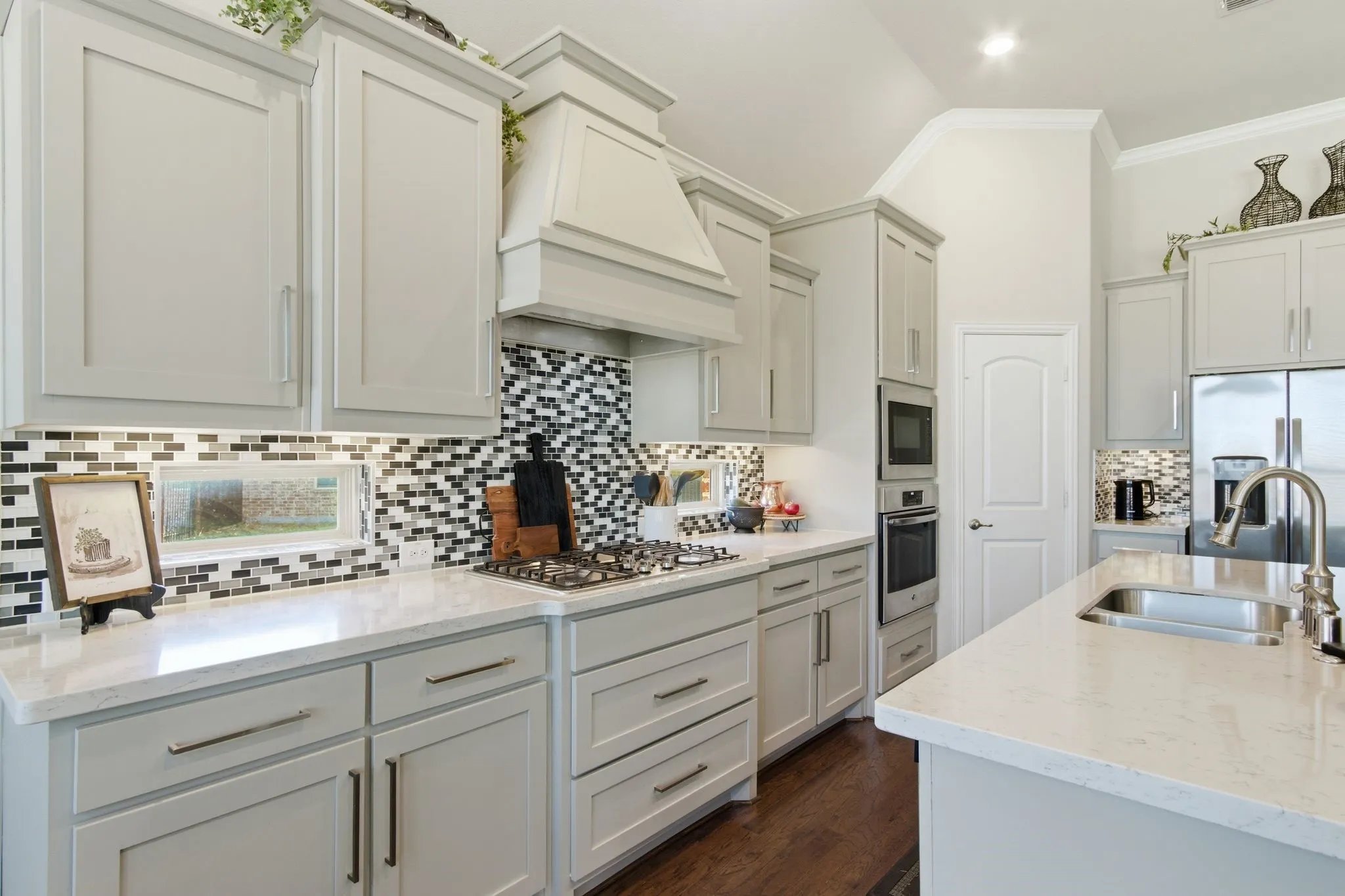 Single Family Residence For Sale in Dallas County , 4211 Prado Court, Irving, Texas 75063, 5 Bedroom, 4 Bathroom, 2 Garage spaces, 3,595 Sqft, built in 2018, mls#21326738, Real Estate Agent in Irving, Homes For Sale in Dallas county, Homes For Sale in Irving, Realtor in Irving Texas, Real Estate Brokerage Independent Realty Texas, Luminita Cordes Realtor