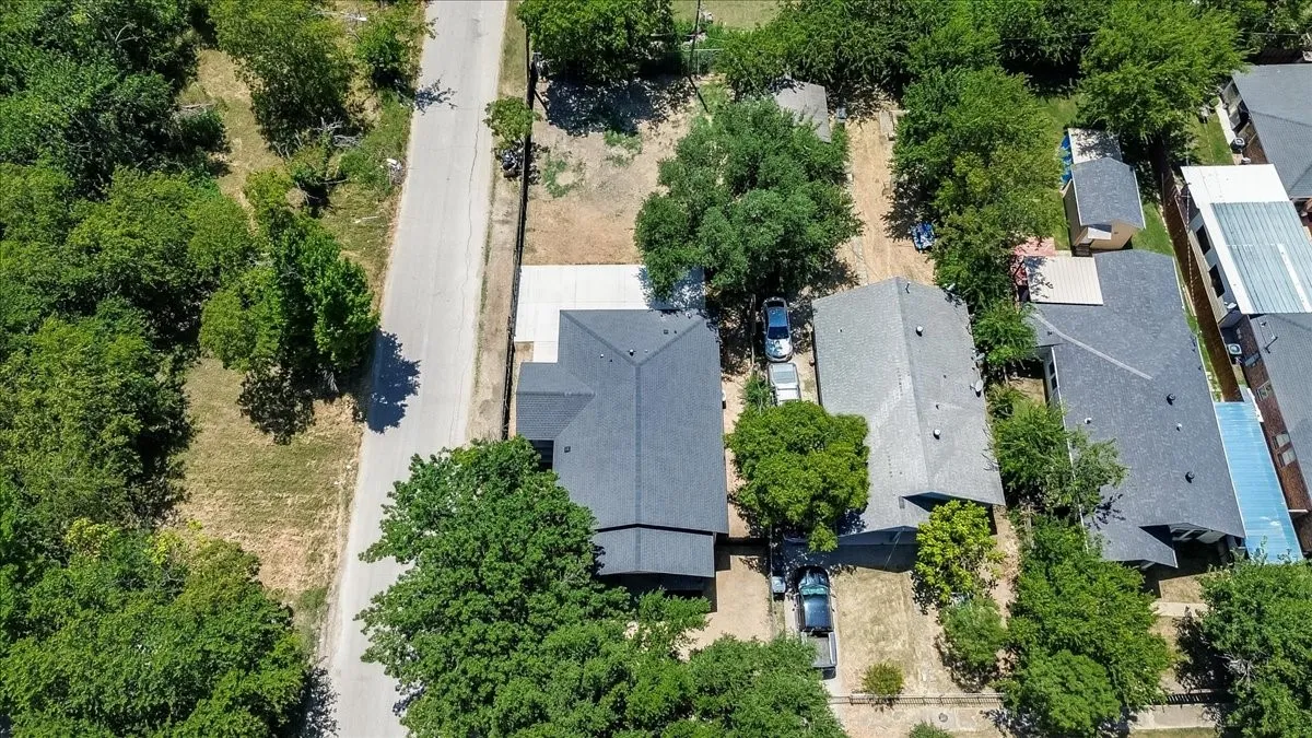 Single Family Residence For Sale in Dallas County , 2401 Ingersoll Street, Dallas, Texas 75212, 3 Bedroom, 2 Bathroom, Garage spaces, 1,260 Sqft, built in 1935, mls#21324454, Real Estate Agent in Dallas, Homes For Sale in Dallas county, Homes For Sale in Dallas, Realtor in Dallas Texas, Real Estate Brokerage Independent Realty Texas, Luminita Cordes Realtor