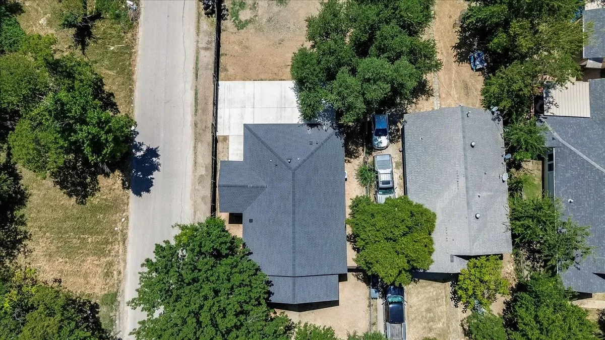 Single Family Residence For Sale in Dallas County , 2401 Ingersoll Street, Dallas, Texas 75212, 3 Bedroom, 2 Bathroom, Garage spaces, 1,260 Sqft, built in 1935, mls#21324454, Real Estate Agent in Dallas, Homes For Sale in Dallas county, Homes For Sale in Dallas, Realtor in Dallas Texas, Real Estate Brokerage Independent Realty Texas, Luminita Cordes Realtor