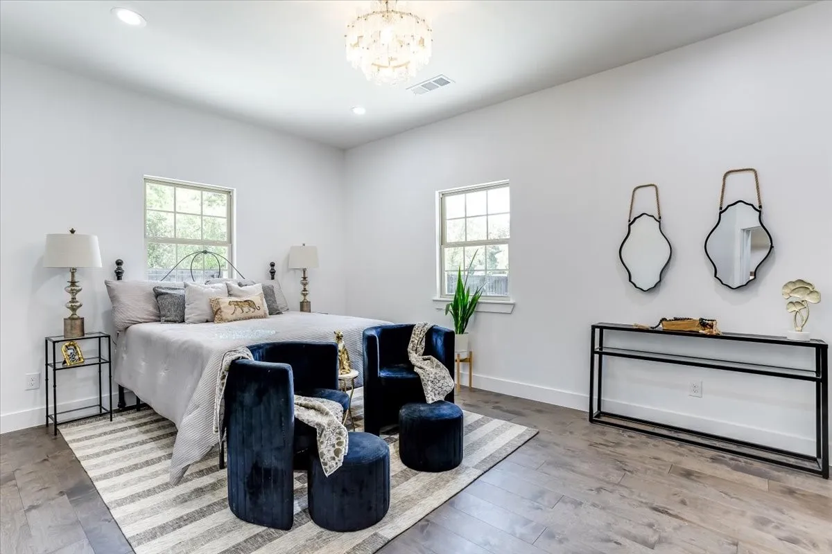 Single Family Residence For Sale in Dallas County , 2401 Ingersoll Street, Dallas, Texas 75212, 3 Bedroom, 2 Bathroom, Garage spaces, 1,260 Sqft, built in 1935, mls#21324454, Real Estate Agent in Dallas, Homes For Sale in Dallas county, Homes For Sale in Dallas, Realtor in Dallas Texas, Real Estate Brokerage Independent Realty Texas, Luminita Cordes Realtor