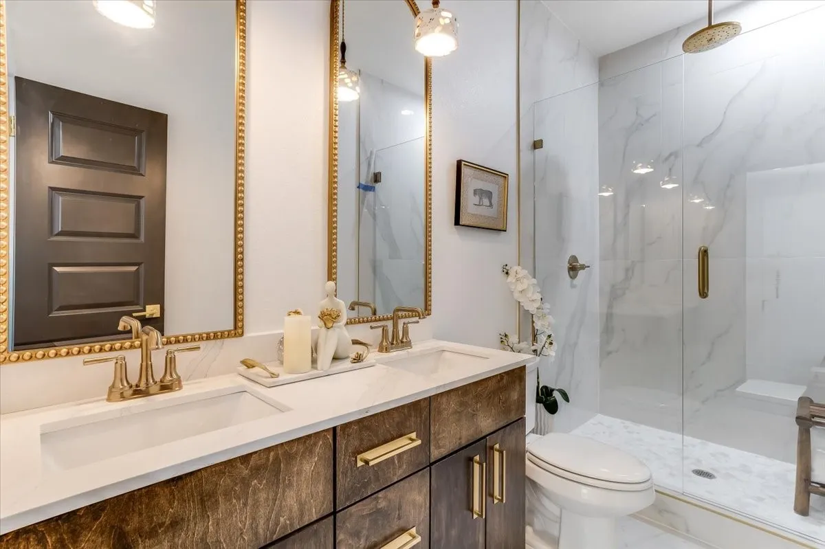 Single Family Residence For Sale in Dallas County , 2401 Ingersoll Street, Dallas, Texas 75212, 3 Bedroom, 2 Bathroom, Garage spaces, 1,260 Sqft, built in 1935, mls#21324454, Real Estate Agent in Dallas, Homes For Sale in Dallas county, Homes For Sale in Dallas, Realtor in Dallas Texas, Real Estate Brokerage Independent Realty Texas, Luminita Cordes Realtor