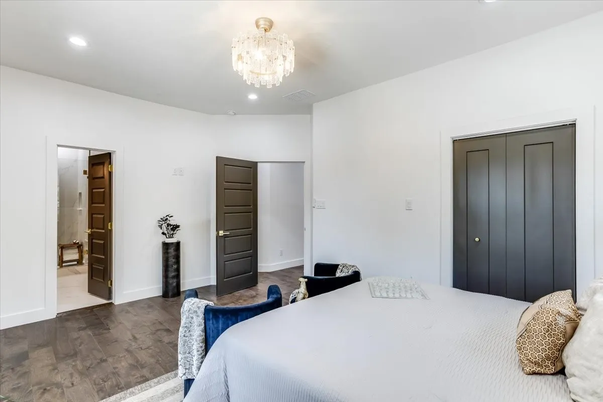 Single Family Residence For Sale in Dallas County , 2401 Ingersoll Street, Dallas, Texas 75212, 3 Bedroom, 2 Bathroom, Garage spaces, 1,260 Sqft, built in 1935, mls#21324454, Real Estate Agent in Dallas, Homes For Sale in Dallas county, Homes For Sale in Dallas, Realtor in Dallas Texas, Real Estate Brokerage Independent Realty Texas, Luminita Cordes Realtor