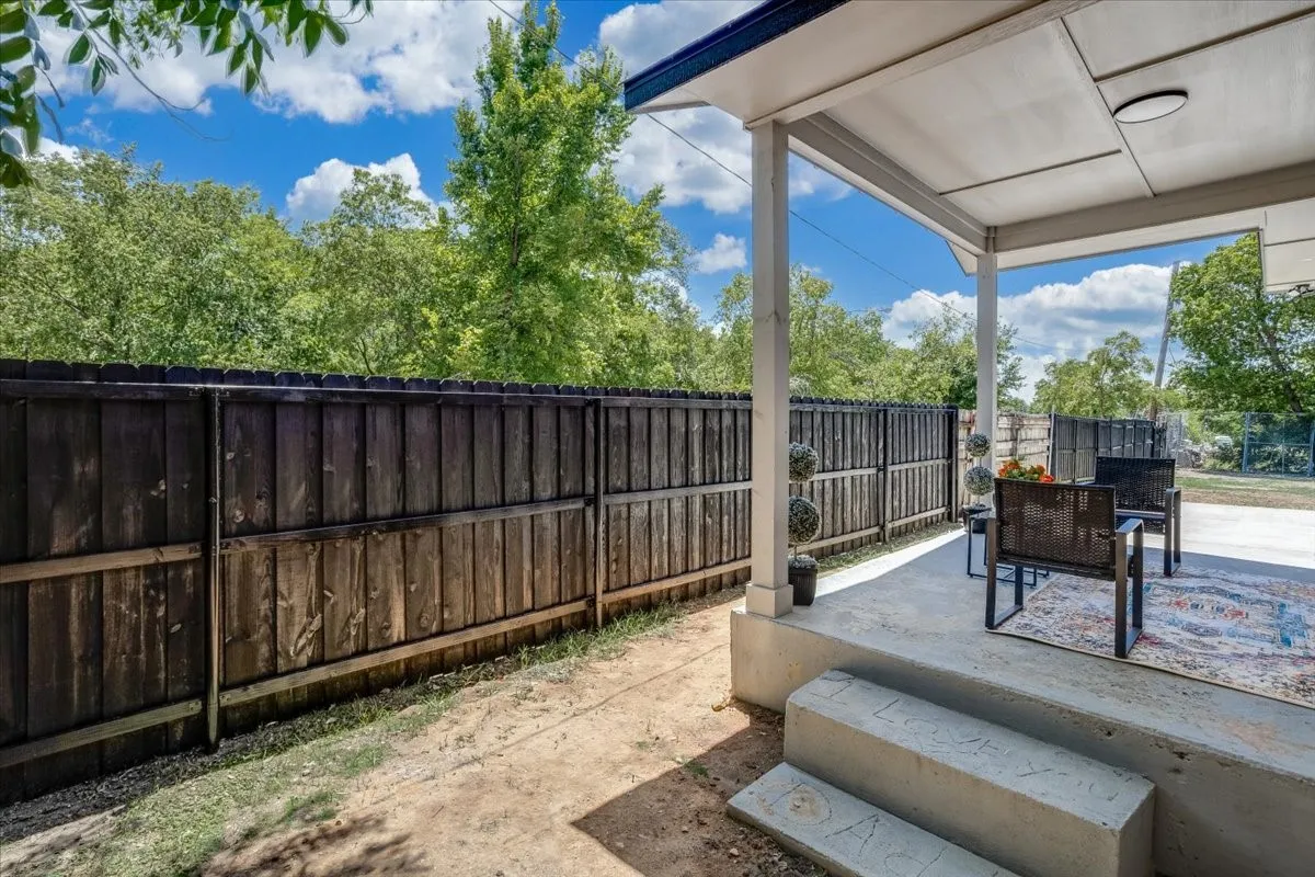 Single Family Residence For Sale in Dallas County , 2401 Ingersoll Street, Dallas, Texas 75212, 3 Bedroom, 2 Bathroom, Garage spaces, 1,260 Sqft, built in 1935, mls#21324454, Real Estate Agent in Dallas, Homes For Sale in Dallas county, Homes For Sale in Dallas, Realtor in Dallas Texas, Real Estate Brokerage Independent Realty Texas, Luminita Cordes Realtor