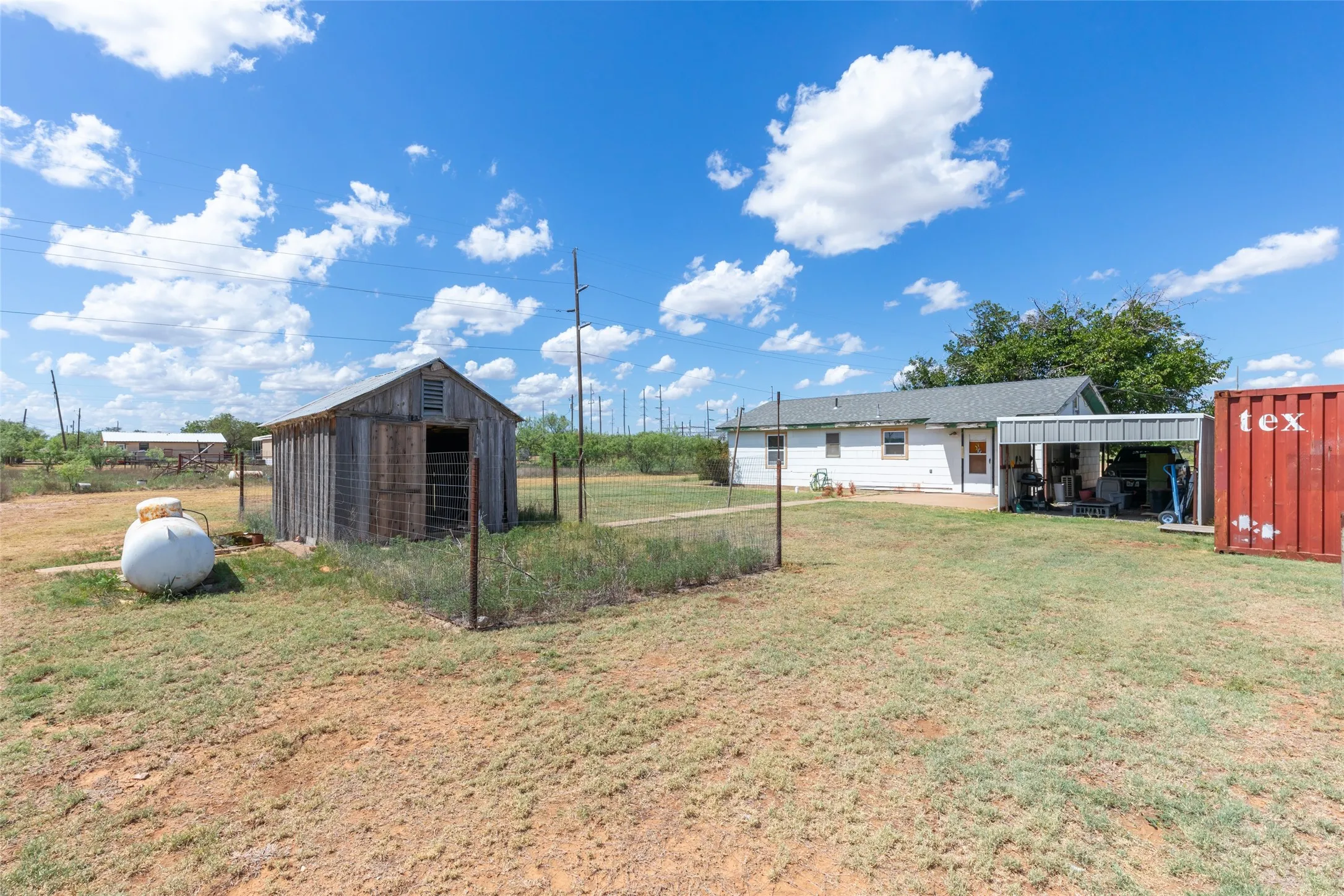 Single Family Residence For Sale in Stonewall County , 335 S Monroe Avenue, Aspermont, Texas 79502, 2 Bedroom, 1 Bathroom, Garage spaces, 1,080 Sqft, built in 1950, mls#21328571, Real Estate Agent in Aspermont, Homes For Sale in Stonewall county, Homes For Sale in Aspermont, Realtor in Aspermont Texas, Real Estate Brokerage Independent Realty Texas, Luminita Cordes Realtor