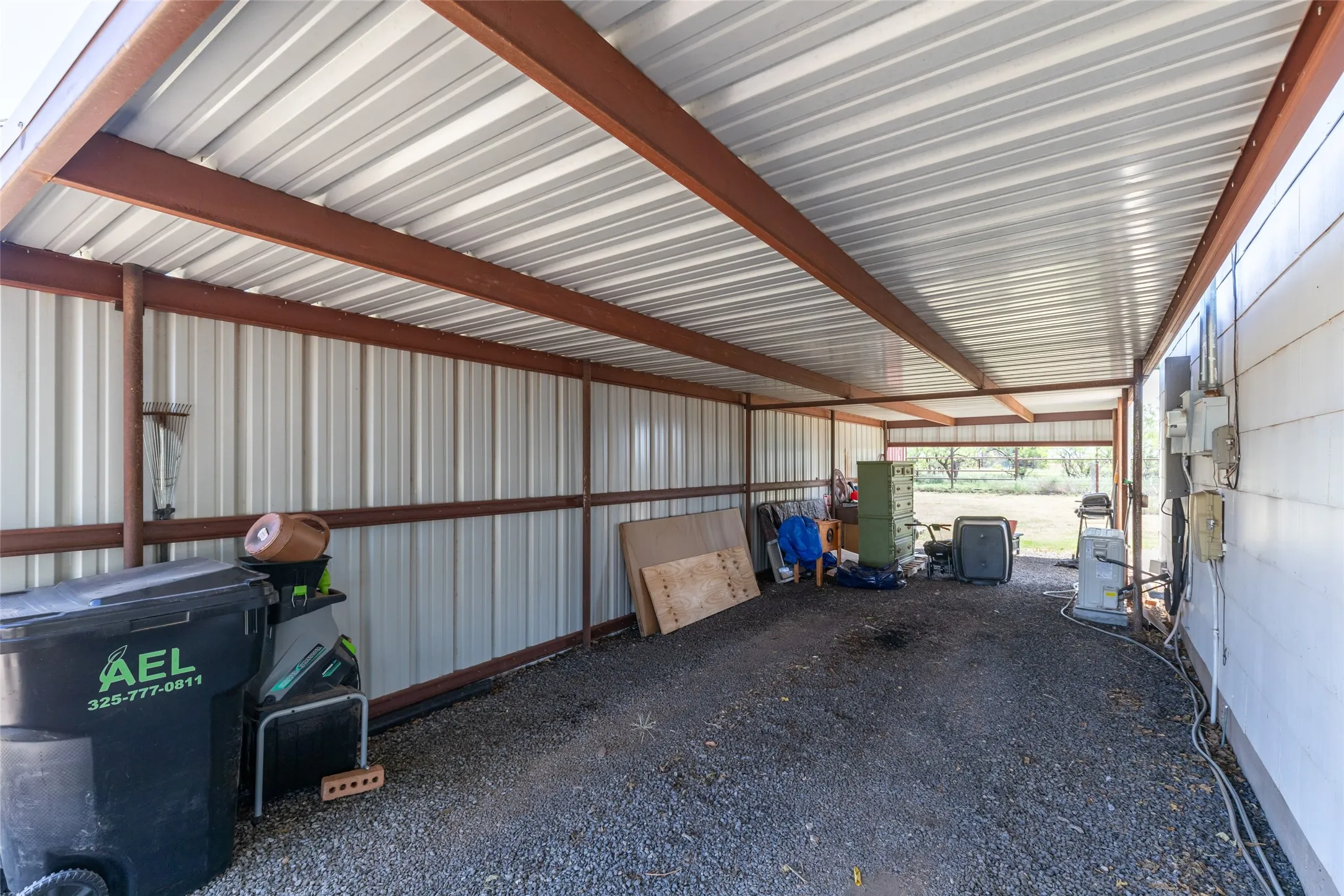 Single Family Residence For Sale in Stonewall County , 335 S Monroe Avenue, Aspermont, Texas 79502, 2 Bedroom, 1 Bathroom, Garage spaces, 1,080 Sqft, built in 1950, mls#21328571, Real Estate Agent in Aspermont, Homes For Sale in Stonewall county, Homes For Sale in Aspermont, Realtor in Aspermont Texas, Real Estate Brokerage Independent Realty Texas, Luminita Cordes Realtor