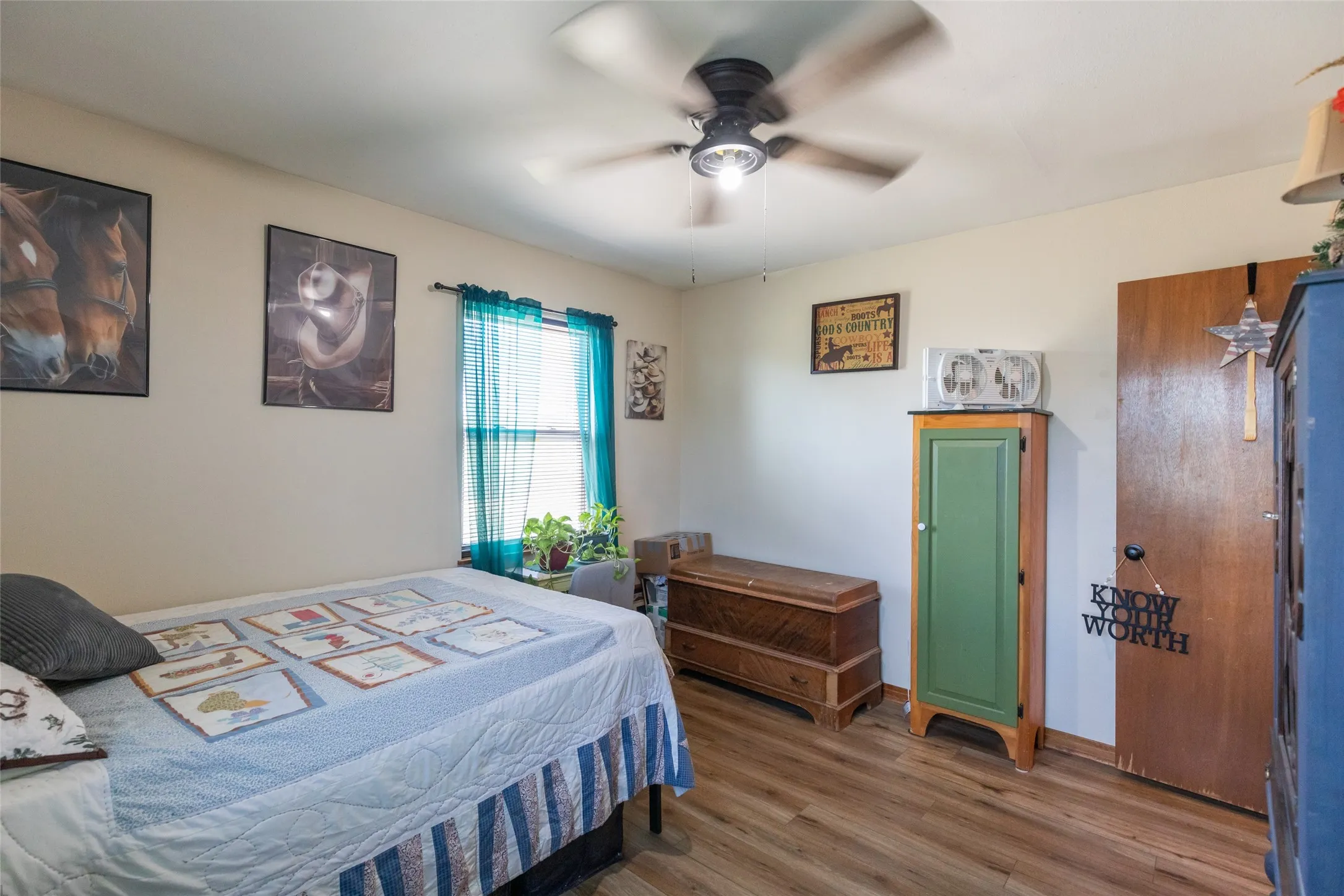 Single Family Residence For Sale in Stonewall County , 335 S Monroe Avenue, Aspermont, Texas 79502, 2 Bedroom, 1 Bathroom, Garage spaces, 1,080 Sqft, built in 1950, mls#21328571, Real Estate Agent in Aspermont, Homes For Sale in Stonewall county, Homes For Sale in Aspermont, Realtor in Aspermont Texas, Real Estate Brokerage Independent Realty Texas, Luminita Cordes Realtor