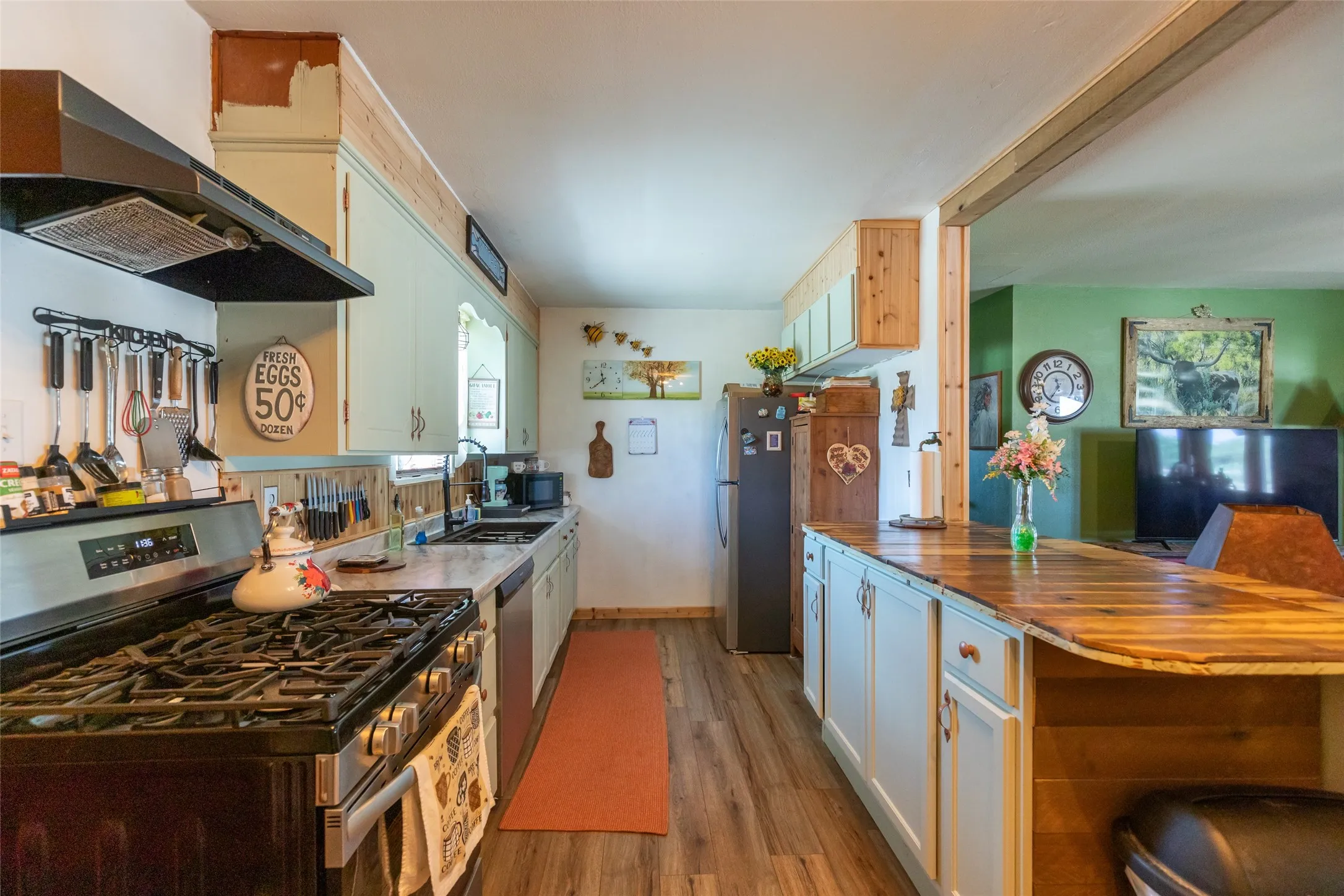 Single Family Residence For Sale in Stonewall County , 335 S Monroe Avenue, Aspermont, Texas 79502, 2 Bedroom, 1 Bathroom, Garage spaces, 1,080 Sqft, built in 1950, mls#21328571, Real Estate Agent in Aspermont, Homes For Sale in Stonewall county, Homes For Sale in Aspermont, Realtor in Aspermont Texas, Real Estate Brokerage Independent Realty Texas, Luminita Cordes Realtor