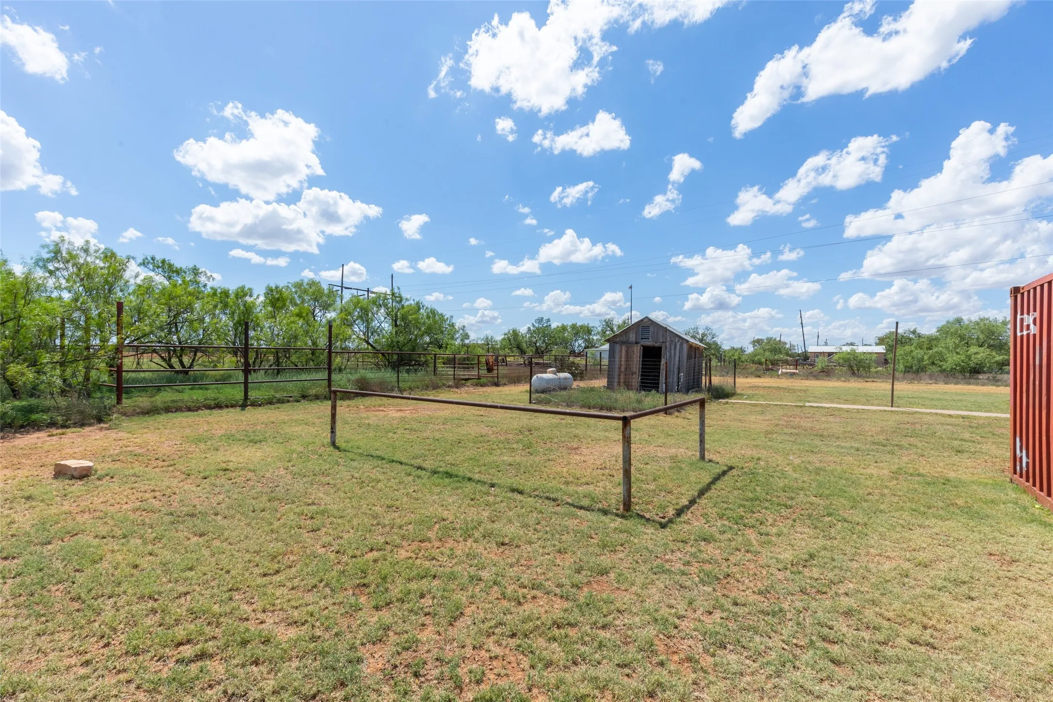 Single Family Residence For Sale in Stonewall County , 335 S Monroe Avenue, Aspermont, Texas 79502, 2 Bedroom, 1 Bathroom, Garage spaces, 1,080 Sqft, built in 1950, mls#21328571, Real Estate Agent in Aspermont, Homes For Sale in Stonewall county, Homes For Sale in Aspermont, Realtor in Aspermont Texas, Real Estate Brokerage Independent Realty Texas, Luminita Cordes Realtor