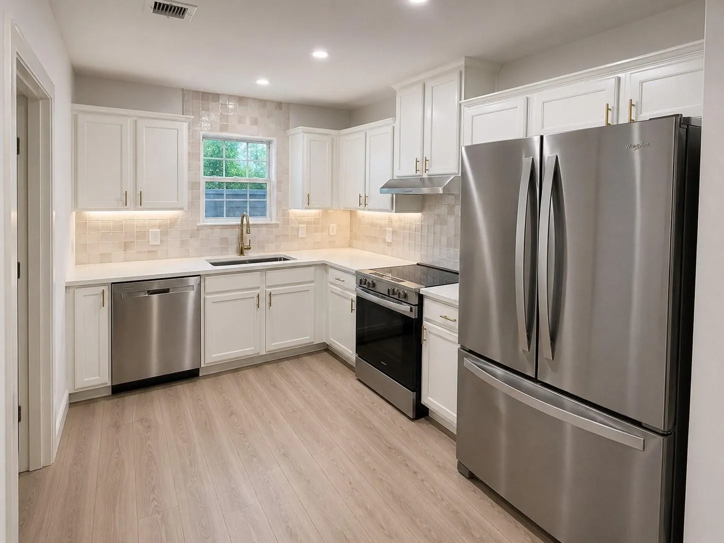 Single Family Residence For Sale in Dallas County , 3111 Rutz Street, Dallas, Texas 75212, 3 Bedroom, 2 Bathroom, 1 Garage spaces, 1,392 Sqft, built in 2013, mls#21328583, Real Estate Agent in Dallas, Homes For Sale in Dallas county, Homes For Sale in Dallas, Realtor in Dallas Texas, Real Estate Brokerage Independent Realty Texas, Luminita Cordes Realtor