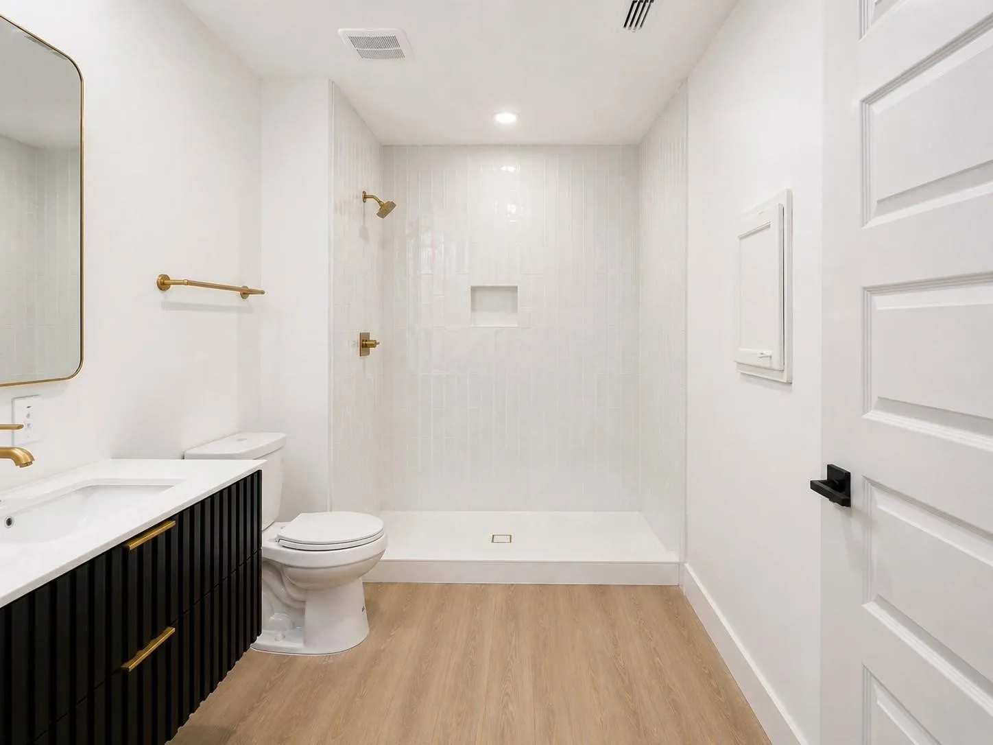 Single Family Residence For Sale in Dallas County , 3111 Rutz Street, Dallas, Texas 75212, 3 Bedroom, 2 Bathroom, 1 Garage spaces, 1,392 Sqft, built in 2013, mls#21328583, Real Estate Agent in Dallas, Homes For Sale in Dallas county, Homes For Sale in Dallas, Realtor in Dallas Texas, Real Estate Brokerage Independent Realty Texas, Luminita Cordes Realtor