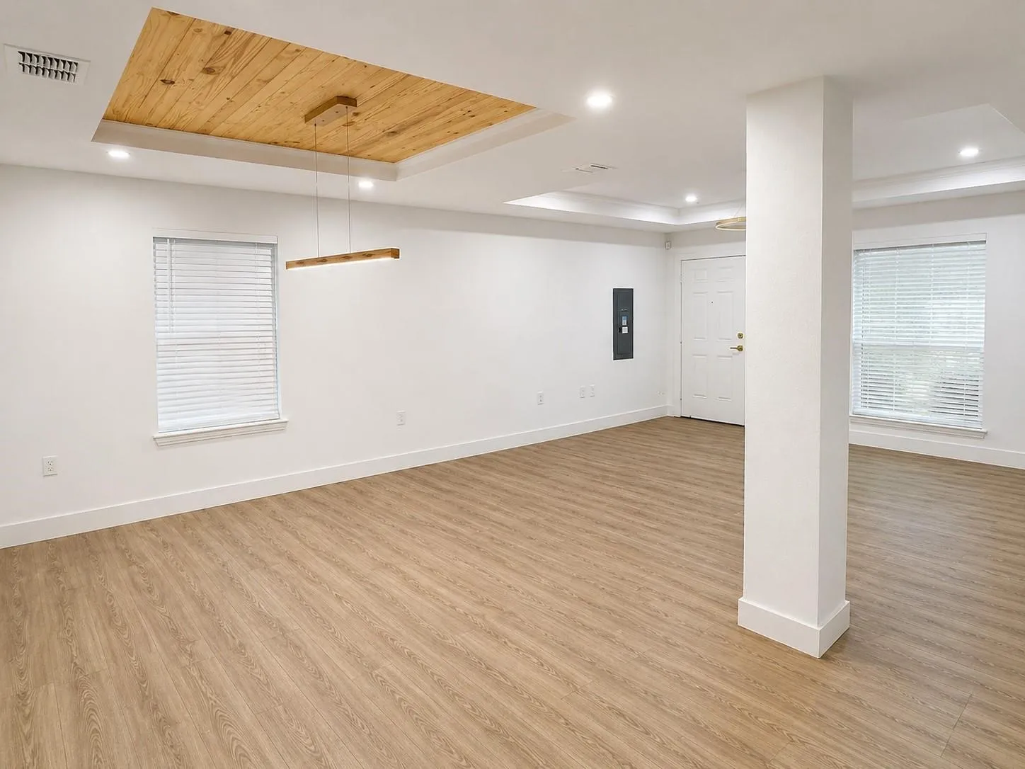 Single Family Residence For Sale in Dallas County , 3111 Rutz Street, Dallas, Texas 75212, 3 Bedroom, 2 Bathroom, 1 Garage spaces, 1,392 Sqft, built in 2013, mls#21328583, Real Estate Agent in Dallas, Homes For Sale in Dallas county, Homes For Sale in Dallas, Realtor in Dallas Texas, Real Estate Brokerage Independent Realty Texas, Luminita Cordes Realtor