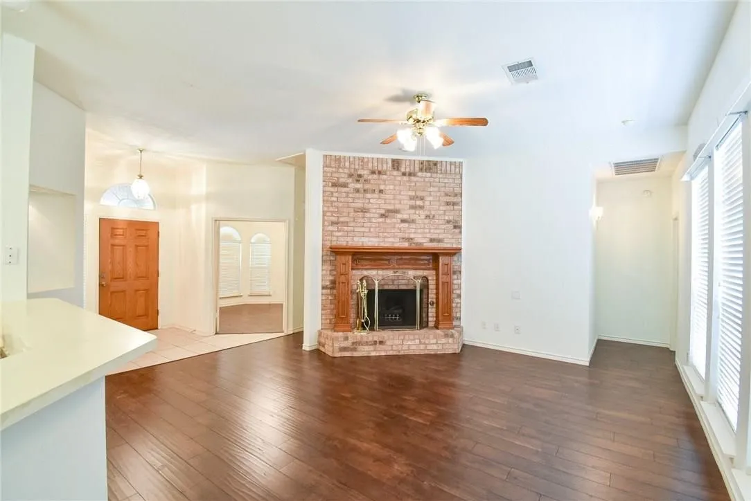 Single Family Residence For Rent in Collin County , 1316 Marwood Court, Allen, Texas 75013, 4 Bedroom, 2 Bathroom, 2 Garage spaces, 1,924 Sqft, built in 2001, mls#21325281, Real Estate Agent in Allen, Homes For Rent in Collin county, Homes For Rent in Allen, Realtor in Allen Texas, Real Estate Brokerage Independent Realty Texas, Luminita Cordes Realtor