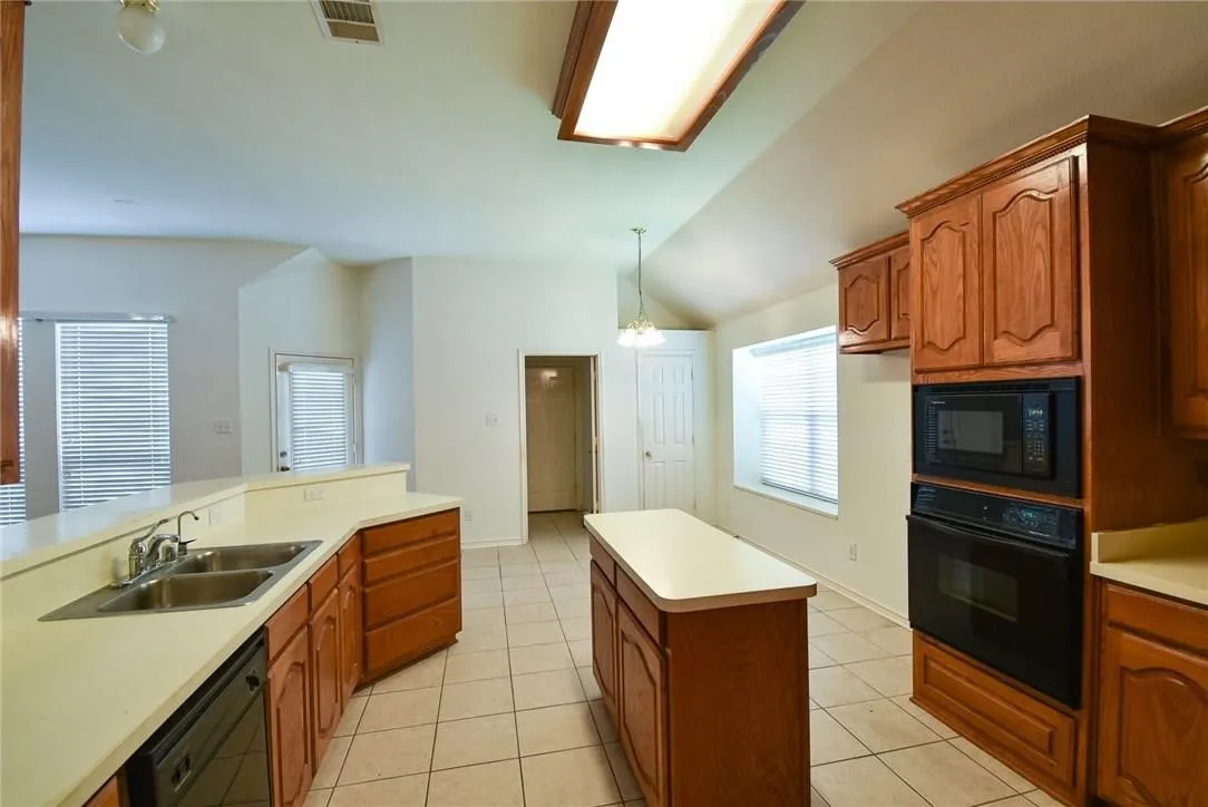 Single Family Residence For Rent in Collin County , 1316 Marwood Court, Allen, Texas 75013, 4 Bedroom, 2 Bathroom, 2 Garage spaces, 1,924 Sqft, built in 2001, mls#21325281, Real Estate Agent in Allen, Homes For Rent in Collin county, Homes For Rent in Allen, Realtor in Allen Texas, Real Estate Brokerage Independent Realty Texas, Luminita Cordes Realtor