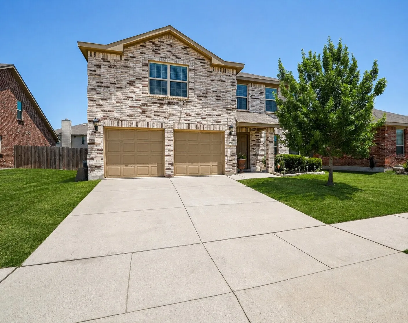 Single Family Residence For Rent in Denton County , 5305 Wharfside Place, Denton, Texas 76208, 3 Bedroom, 3 Bathroom, 2 Garage spaces, 2,280 Sqft, built in 2016, mls#21328586, Real Estate Agent in Denton, Homes For Rent in Denton county, Homes For Rent in Denton, Realtor in Denton Texas, Real Estate Brokerage Independent Realty Texas, Luminita Cordes Realtor