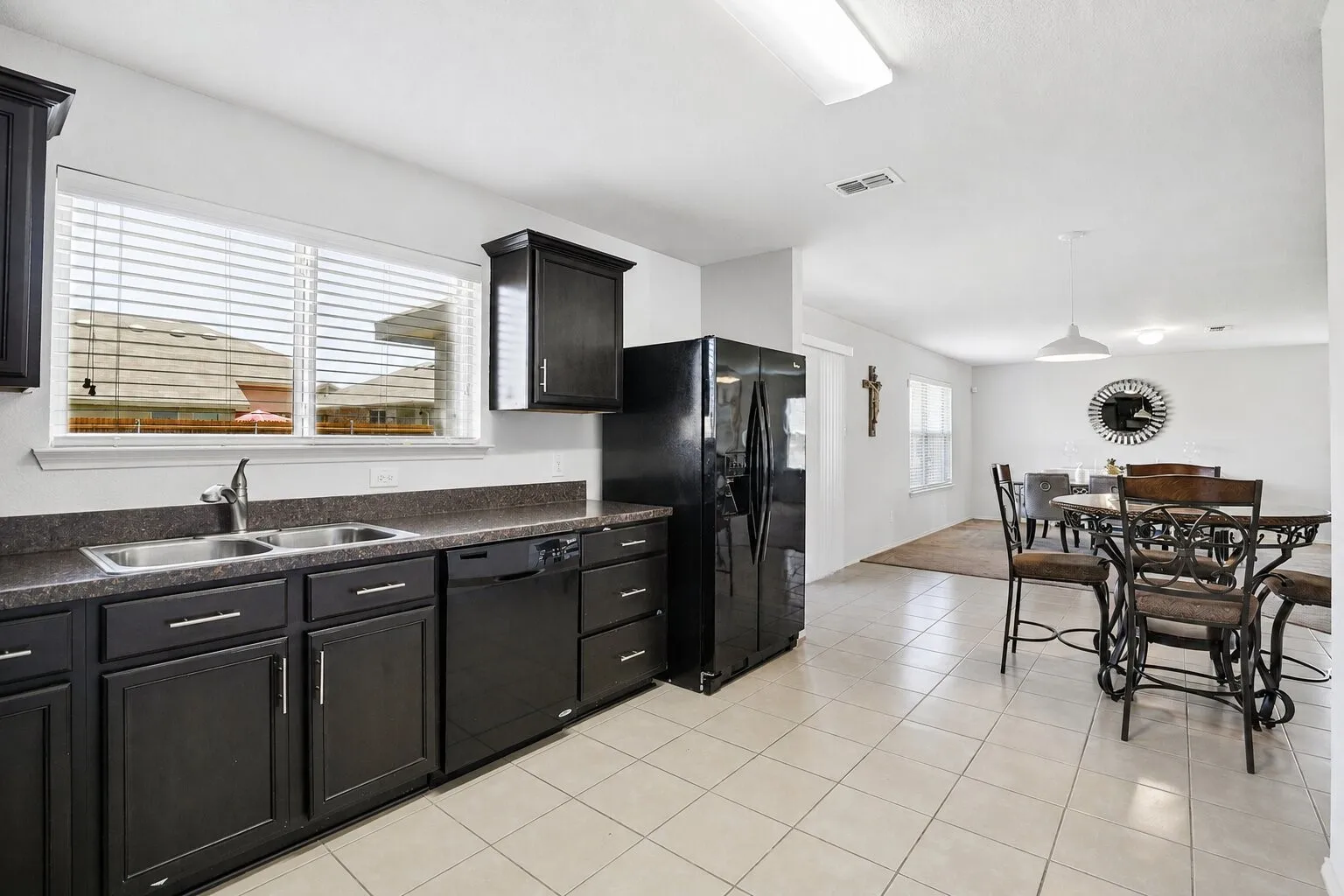 Single Family Residence For Rent in Denton County , 5305 Wharfside Place, Denton, Texas 76208, 3 Bedroom, 3 Bathroom, 2 Garage spaces, 2,280 Sqft, built in 2016, mls#21328586, Real Estate Agent in Denton, Homes For Rent in Denton county, Homes For Rent in Denton, Realtor in Denton Texas, Real Estate Brokerage Independent Realty Texas, Luminita Cordes Realtor