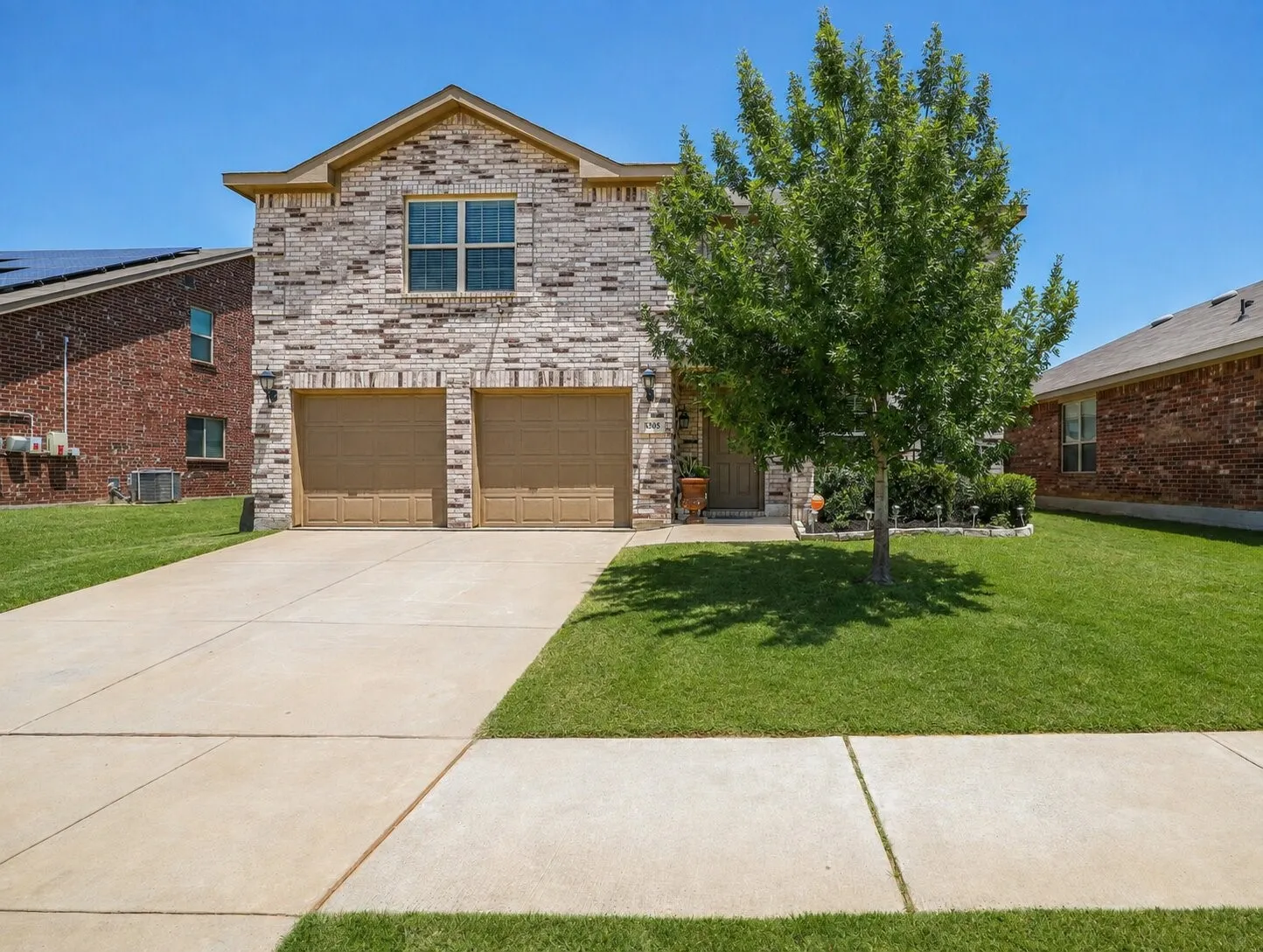 Single Family Residence For Rent in Denton County , 5305 Wharfside Place, Denton, Texas 76208, 3 Bedroom, 3 Bathroom, 2 Garage spaces, 2,280 Sqft, built in 2016, mls#21328586, Real Estate Agent in Denton, Homes For Rent in Denton county, Homes For Rent in Denton, Realtor in Denton Texas, Real Estate Brokerage Independent Realty Texas, Luminita Cordes Realtor