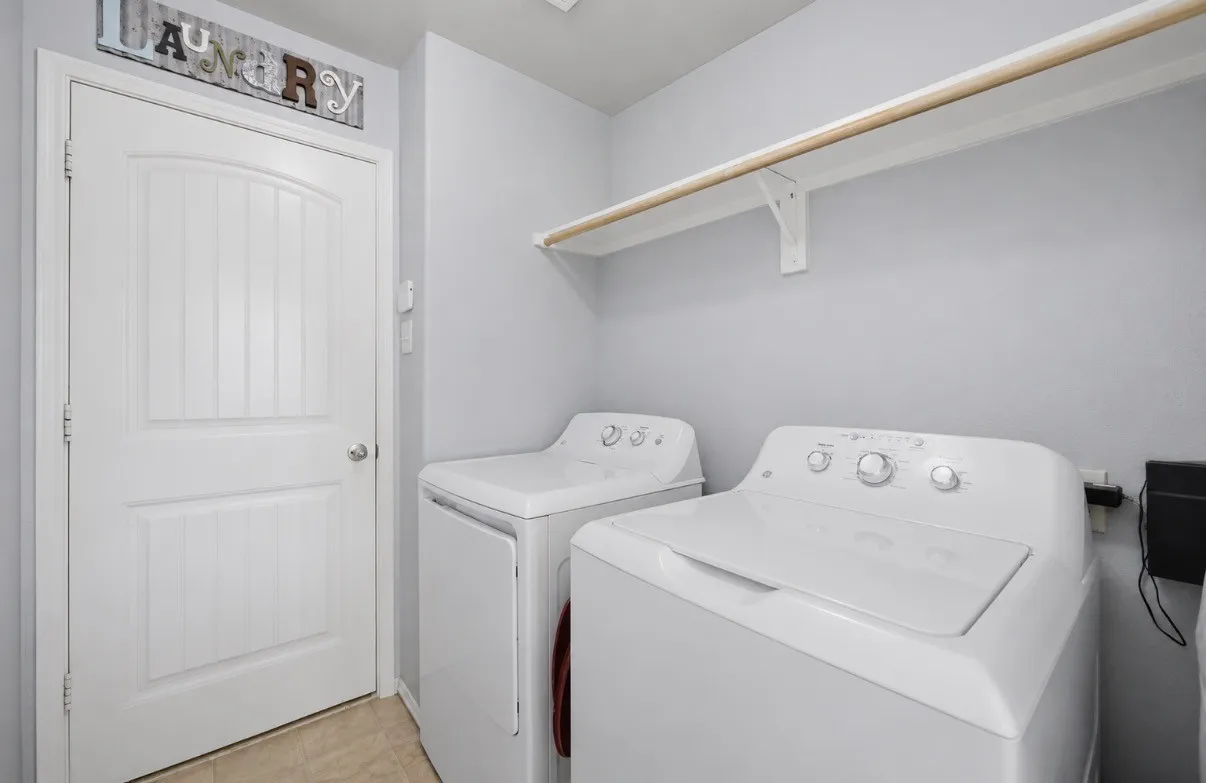 Single Family Residence For Sale in Collin County , 402 Fountain View Lane, Josephine, Texas 75173, 3 Bedroom, 2 Bathroom, 2 Garage spaces, 1,787 Sqft, built in 2013, mls#21328613, Real Estate Agent in Josephine, Homes For Sale in Collin county, Homes For Sale in Josephine, Realtor in Josephine Texas, Real Estate Brokerage Independent Realty Texas, Luminita Cordes Realtor