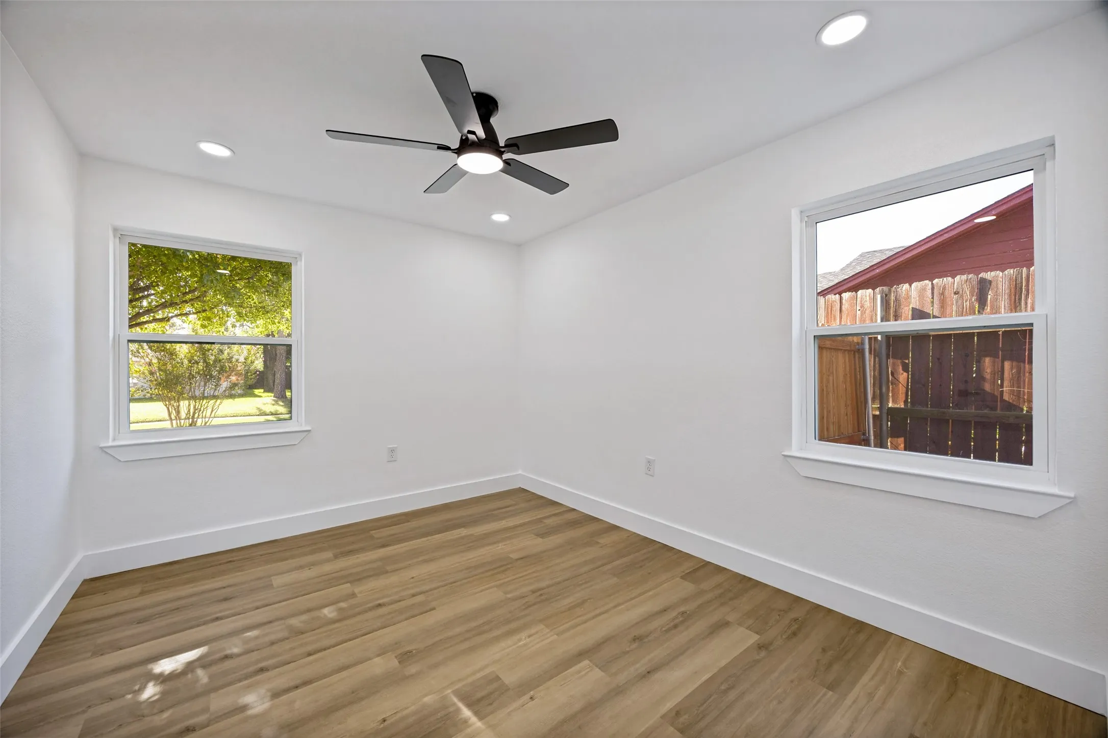 Single Family Residence For Sale in Dallas County , 609 Warren Drive, Garland, Texas 75042, 3 Bedroom, 2 Bathroom, 1 Garage spaces, 1,661 Sqft, built in 1959, mls#21315317, Real Estate Agent in Garland, Homes For Sale in Dallas county, Homes For Sale in Garland, Realtor in Garland Texas, Real Estate Brokerage Independent Realty Texas, Luminita Cordes Realtor
