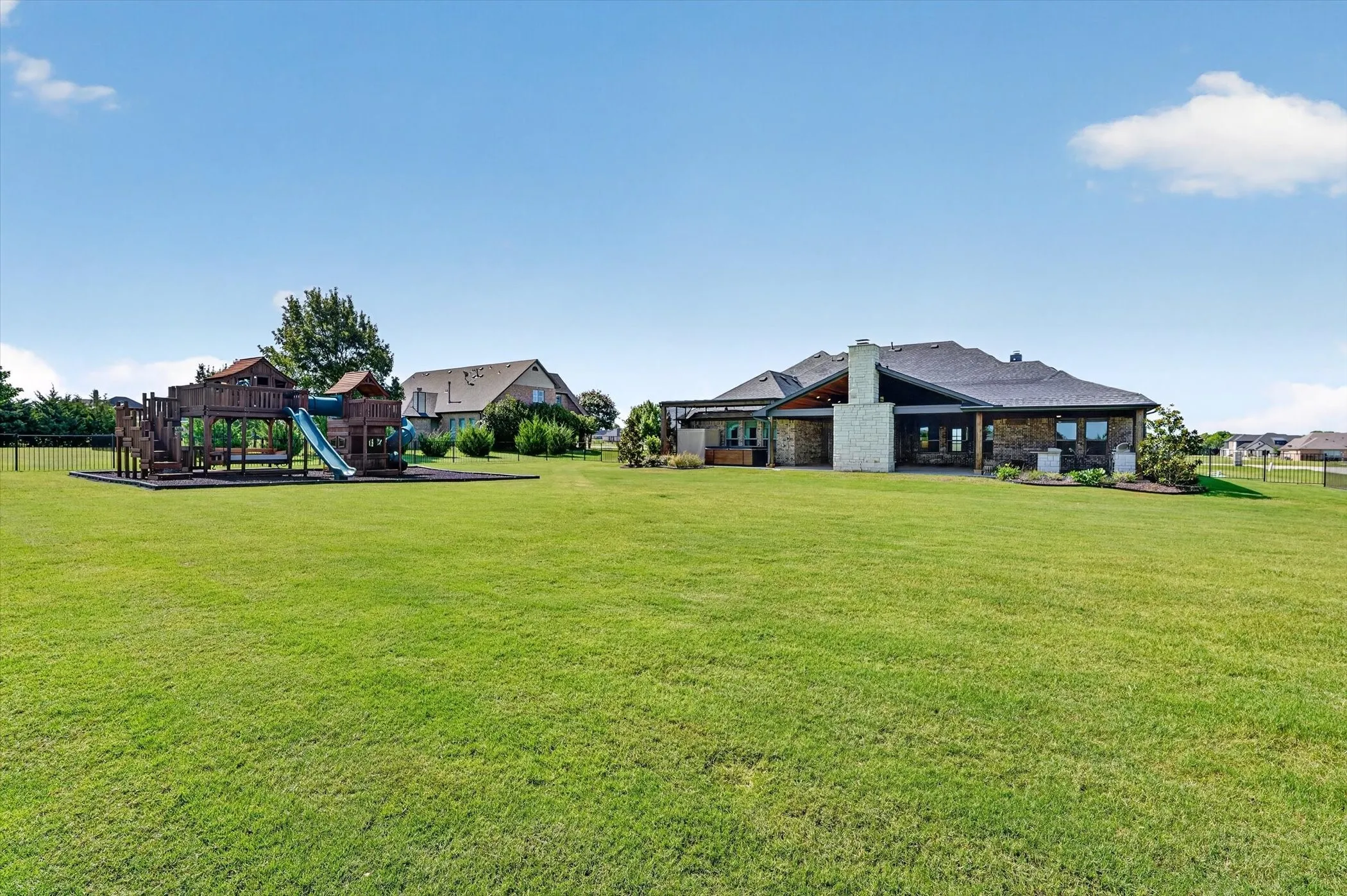 Single Family Residence For Sale in Collin County , 4227 Waterstone Estates Drive, Mc Kinney, Texas 75071, 4 Bedroom, 3 Bathroom, 3 Garage spaces, 3,603 Sqft, built in 2021, mls#21326445, Real Estate Agent in Mc Kinney, Homes For Sale in Collin county, Homes For Sale in Mc Kinney, Realtor in Mc Kinney Texas, Real Estate Brokerage Independent Realty Texas, Luminita Cordes Realtor