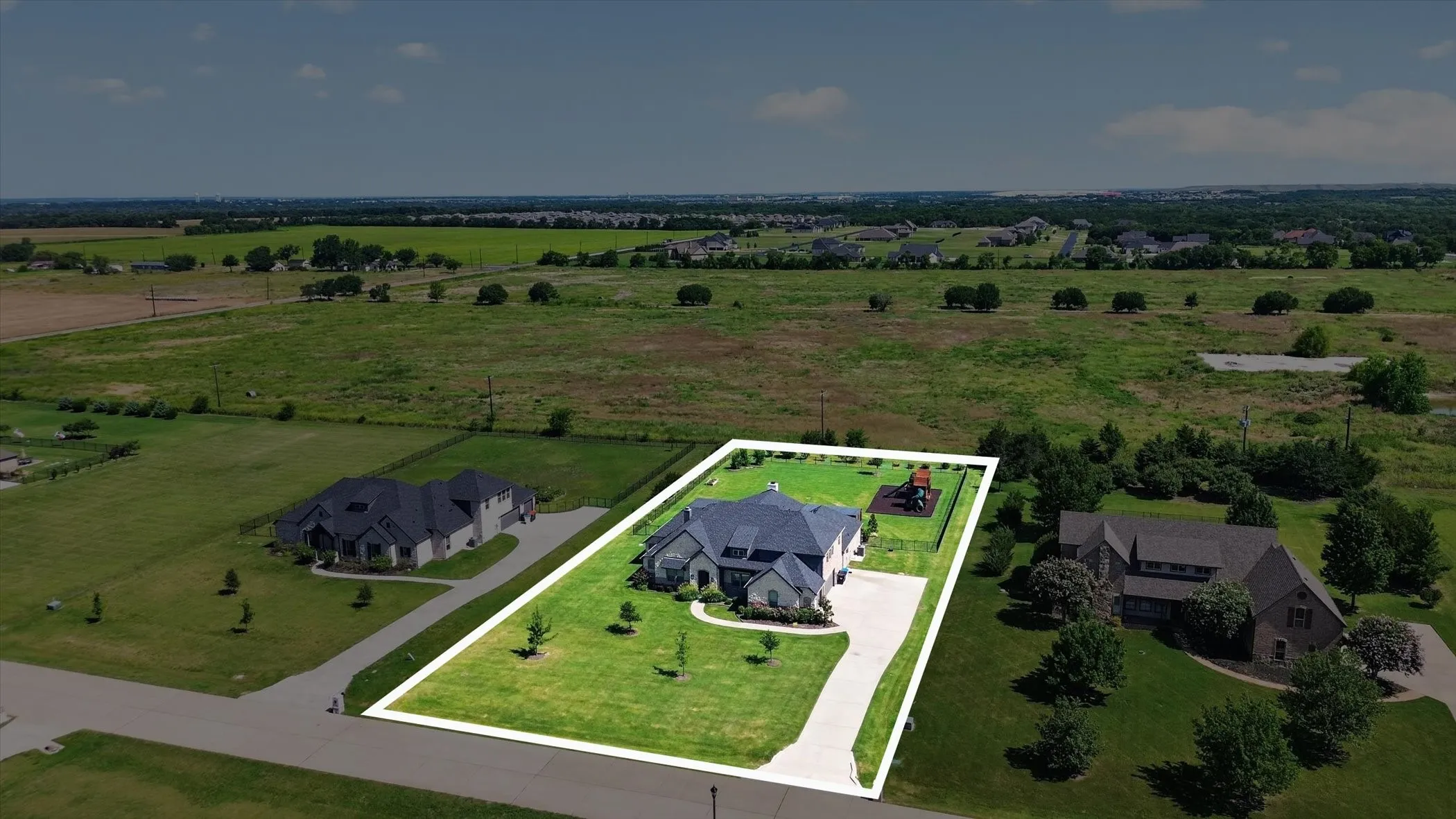 Single Family Residence For Sale in Collin County , 4227 Waterstone Estates Drive, Mc Kinney, Texas 75071, 4 Bedroom, 3 Bathroom, 3 Garage spaces, 3,603 Sqft, built in 2021, mls#21326445, Real Estate Agent in Mc Kinney, Homes For Sale in Collin county, Homes For Sale in Mc Kinney, Realtor in Mc Kinney Texas, Real Estate Brokerage Independent Realty Texas, Luminita Cordes Realtor