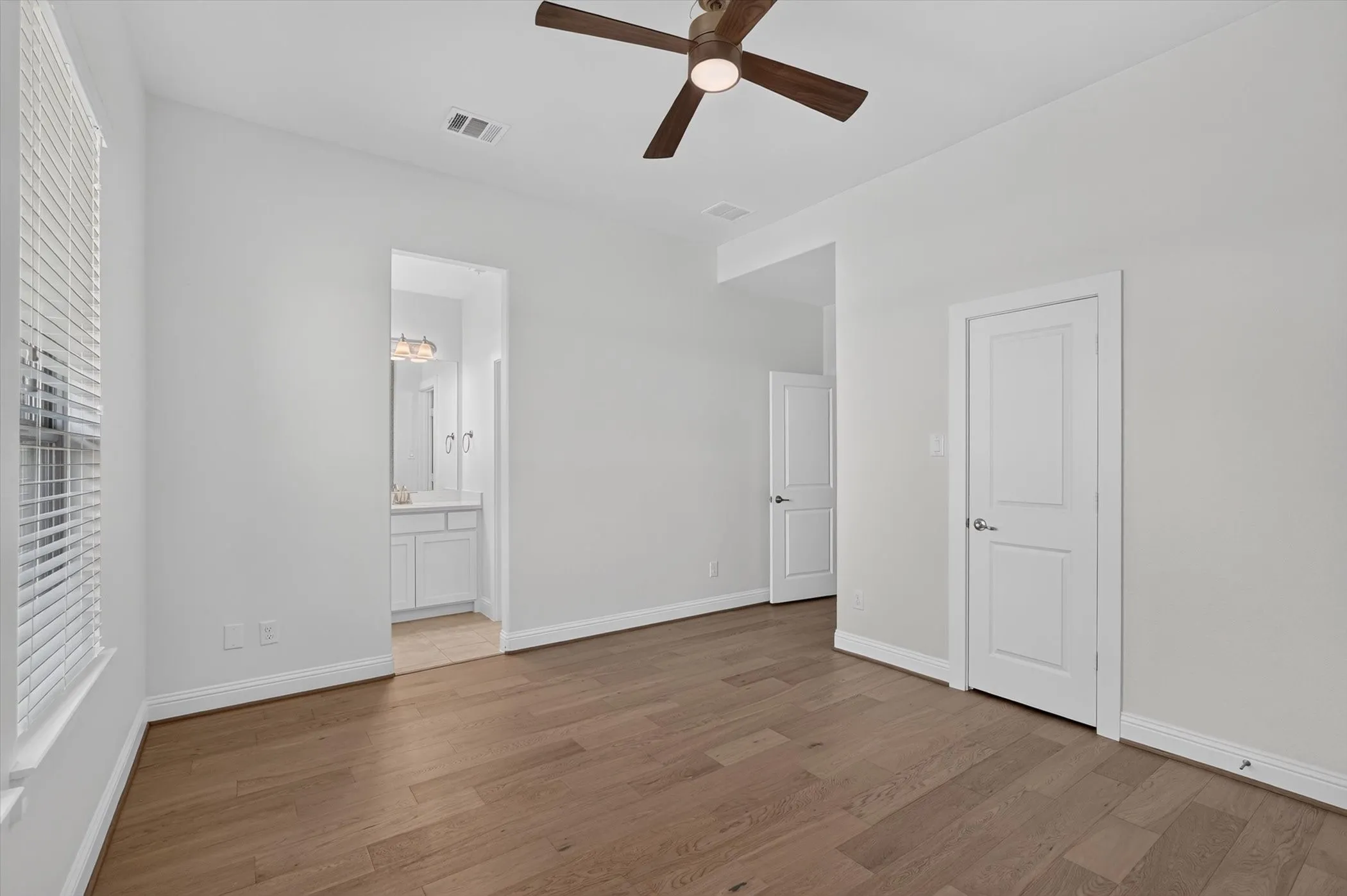 Single Family Residence For Sale in Collin County , 4227 Waterstone Estates Drive, Mc Kinney, Texas 75071, 4 Bedroom, 3 Bathroom, 3 Garage spaces, 3,603 Sqft, built in 2021, mls#21326445, Real Estate Agent in Mc Kinney, Homes For Sale in Collin county, Homes For Sale in Mc Kinney, Realtor in Mc Kinney Texas, Real Estate Brokerage Independent Realty Texas, Luminita Cordes Realtor