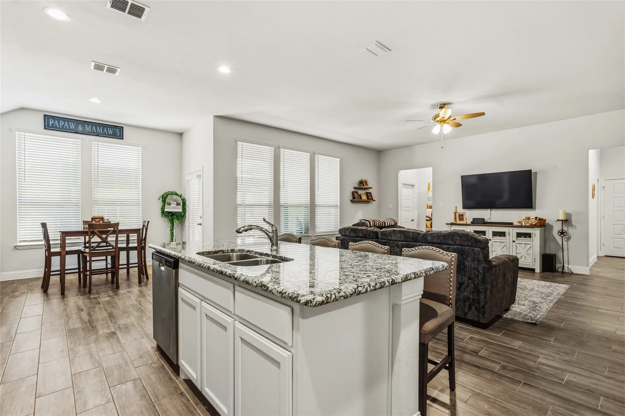 Single Family Residence For Sale in Kaufman County , 710 Truchas Avenue, Forney, Texas 75126, 4 Bedroom, 2 Bathroom, 2 Garage spaces, 2,048 Sqft, built in 2023, mls#21322928, Real Estate Agent in Forney, Homes For Sale in Kaufman county, Homes For Sale in Forney, Realtor in Forney Texas, Real Estate Brokerage Independent Realty Texas, Luminita Cordes Realtor