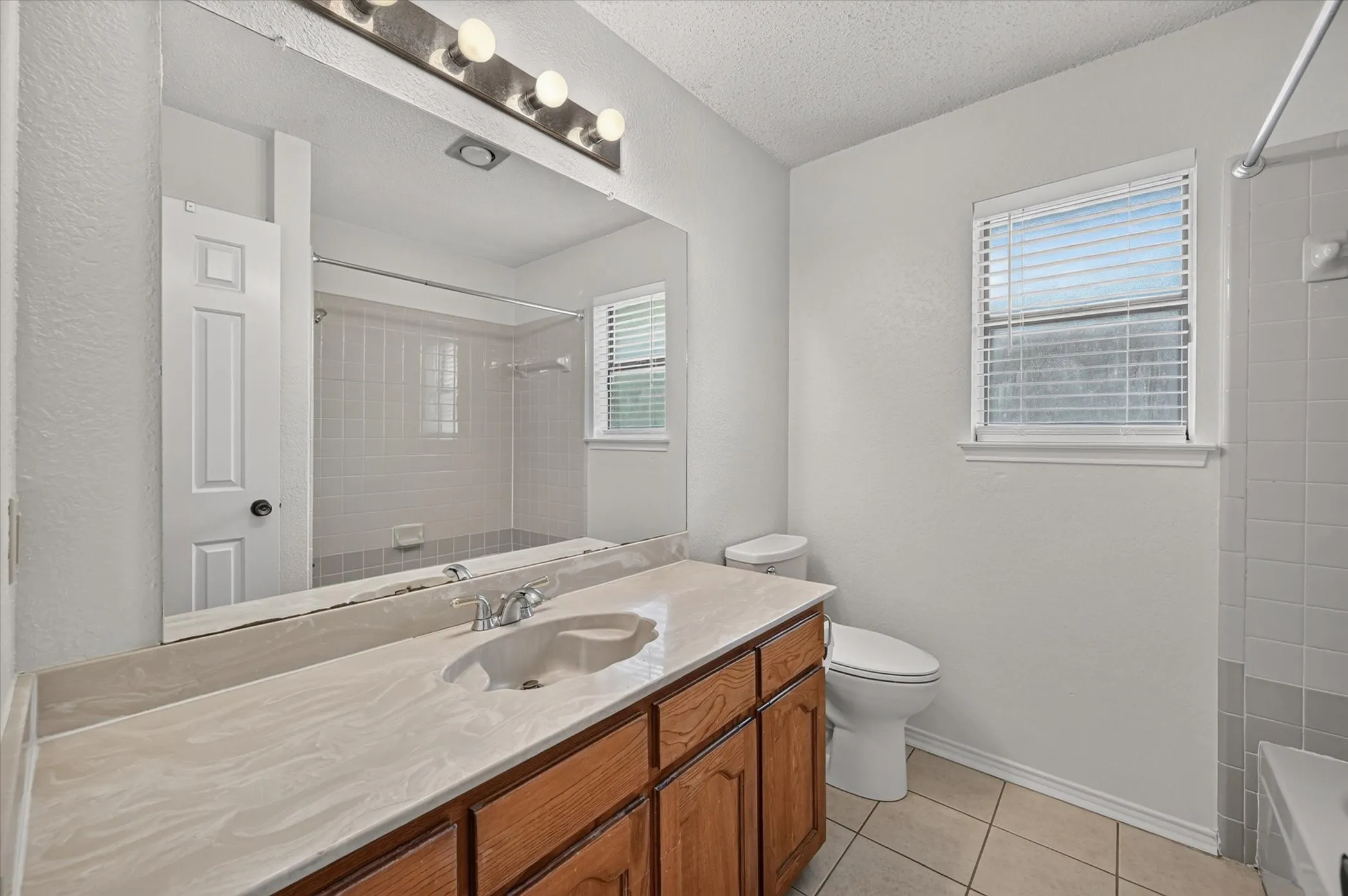 Single Family Residence For Sale in Tarrant County , 6549 High Lawn Terrace, Watauga, Texas 76148, 3 Bedroom, 2 Bathroom, 2 Garage spaces, 1,382 Sqft, built in 1983, mls#21328307, Real Estate Agent in Watauga, Homes For Sale in Tarrant county, Homes For Sale in Watauga, Realtor in Watauga Texas, Real Estate Brokerage Independent Realty Texas, Luminita Cordes Realtor