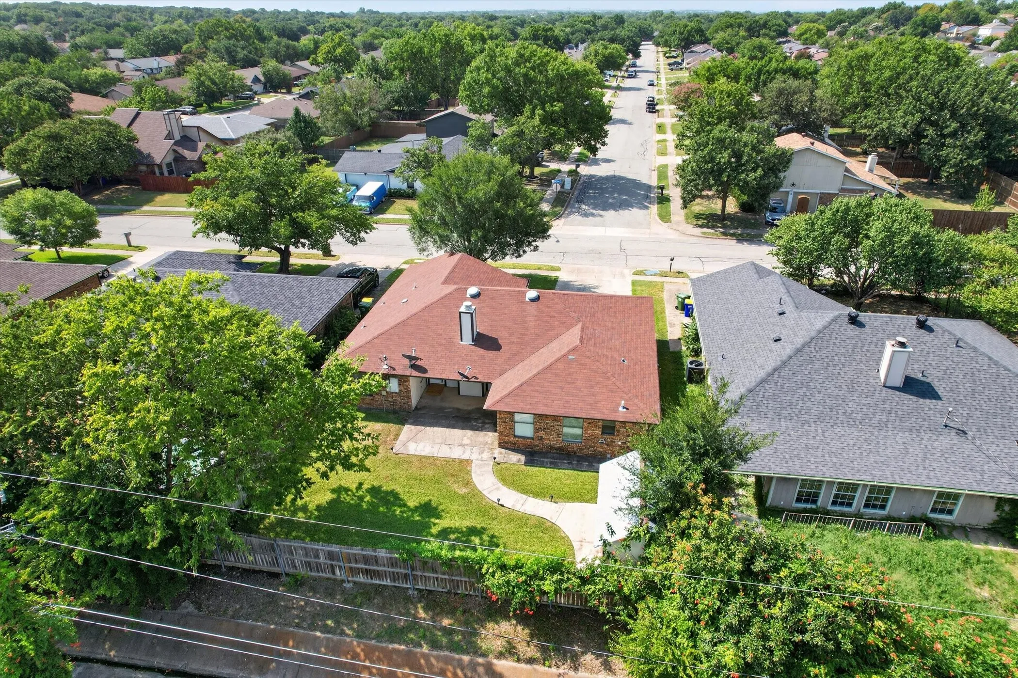 Single Family Residence For Sale in Tarrant County , 6549 High Lawn Terrace, Watauga, Texas 76148, 3 Bedroom, 2 Bathroom, 2 Garage spaces, 1,382 Sqft, built in 1983, mls#21328307, Real Estate Agent in Watauga, Homes For Sale in Tarrant county, Homes For Sale in Watauga, Realtor in Watauga Texas, Real Estate Brokerage Independent Realty Texas, Luminita Cordes Realtor