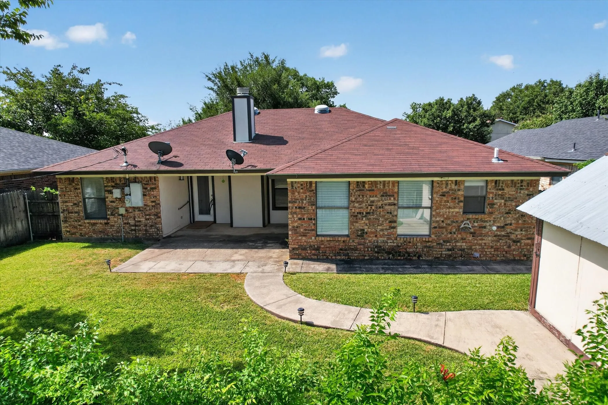 Single Family Residence For Sale in Tarrant County , 6549 High Lawn Terrace, Watauga, Texas 76148, 3 Bedroom, 2 Bathroom, 2 Garage spaces, 1,382 Sqft, built in 1983, mls#21328307, Real Estate Agent in Watauga, Homes For Sale in Tarrant county, Homes For Sale in Watauga, Realtor in Watauga Texas, Real Estate Brokerage Independent Realty Texas, Luminita Cordes Realtor