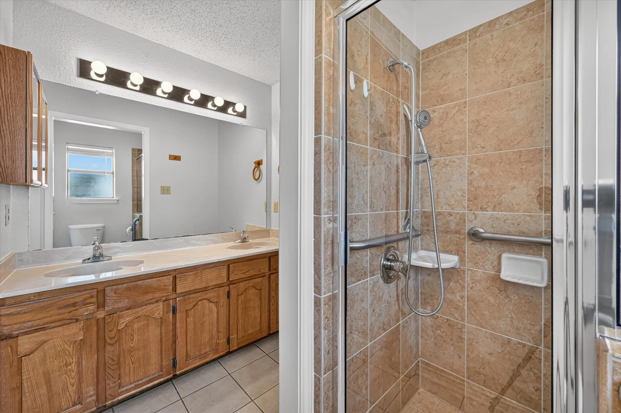 Single Family Residence For Sale in Tarrant County , 6549 High Lawn Terrace, Watauga, Texas 76148, 3 Bedroom, 2 Bathroom, 2 Garage spaces, 1,382 Sqft, built in 1983, mls#21328307, Real Estate Agent in Watauga, Homes For Sale in Tarrant county, Homes For Sale in Watauga, Realtor in Watauga Texas, Real Estate Brokerage Independent Realty Texas, Luminita Cordes Realtor