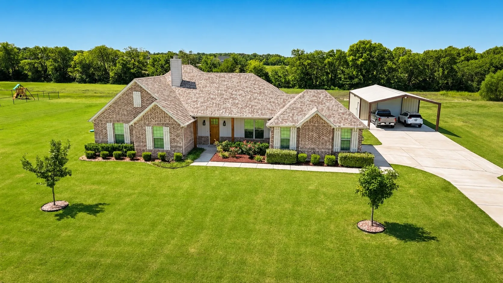 Single Family Residence For Sale in Fannin County , 884 Cheyenne Trail, Trenton, Texas 75490, 3 Bedroom, 2 Bathroom, 2 Garage spaces, 2,068 Sqft, built in 2022, mls#21328620, Real Estate Agent in Trenton, Homes For Sale in Fannin county, Homes For Sale in Trenton, Realtor in Trenton Texas, Real Estate Brokerage Independent Realty Texas, Luminita Cordes Realtor