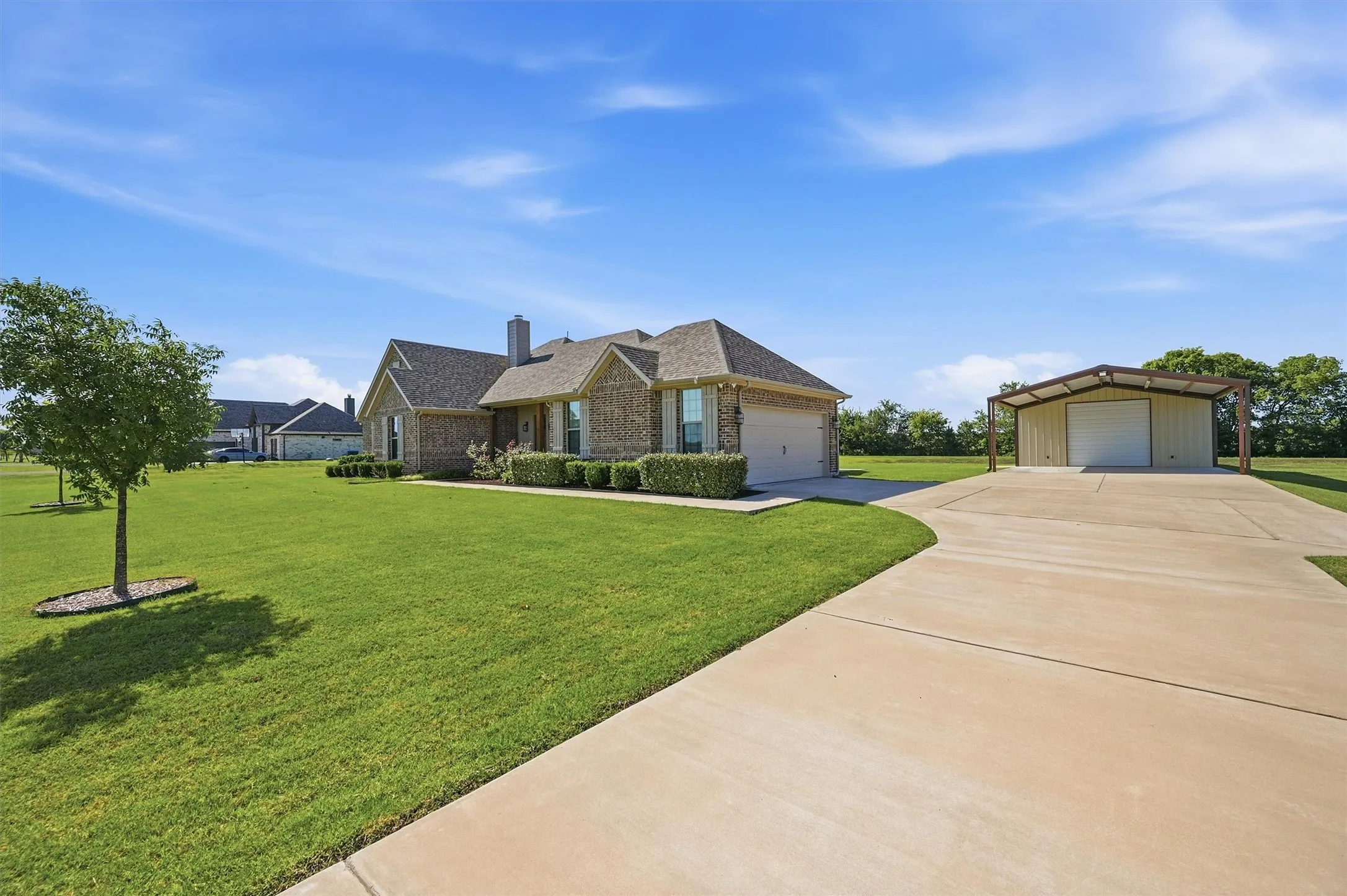 Single Family Residence For Sale in Fannin County , 884 Cheyenne Trail, Trenton, Texas 75490, 3 Bedroom, 2 Bathroom, 2 Garage spaces, 2,068 Sqft, built in 2022, mls#21328620, Real Estate Agent in Trenton, Homes For Sale in Fannin county, Homes For Sale in Trenton, Realtor in Trenton Texas, Real Estate Brokerage Independent Realty Texas, Luminita Cordes Realtor