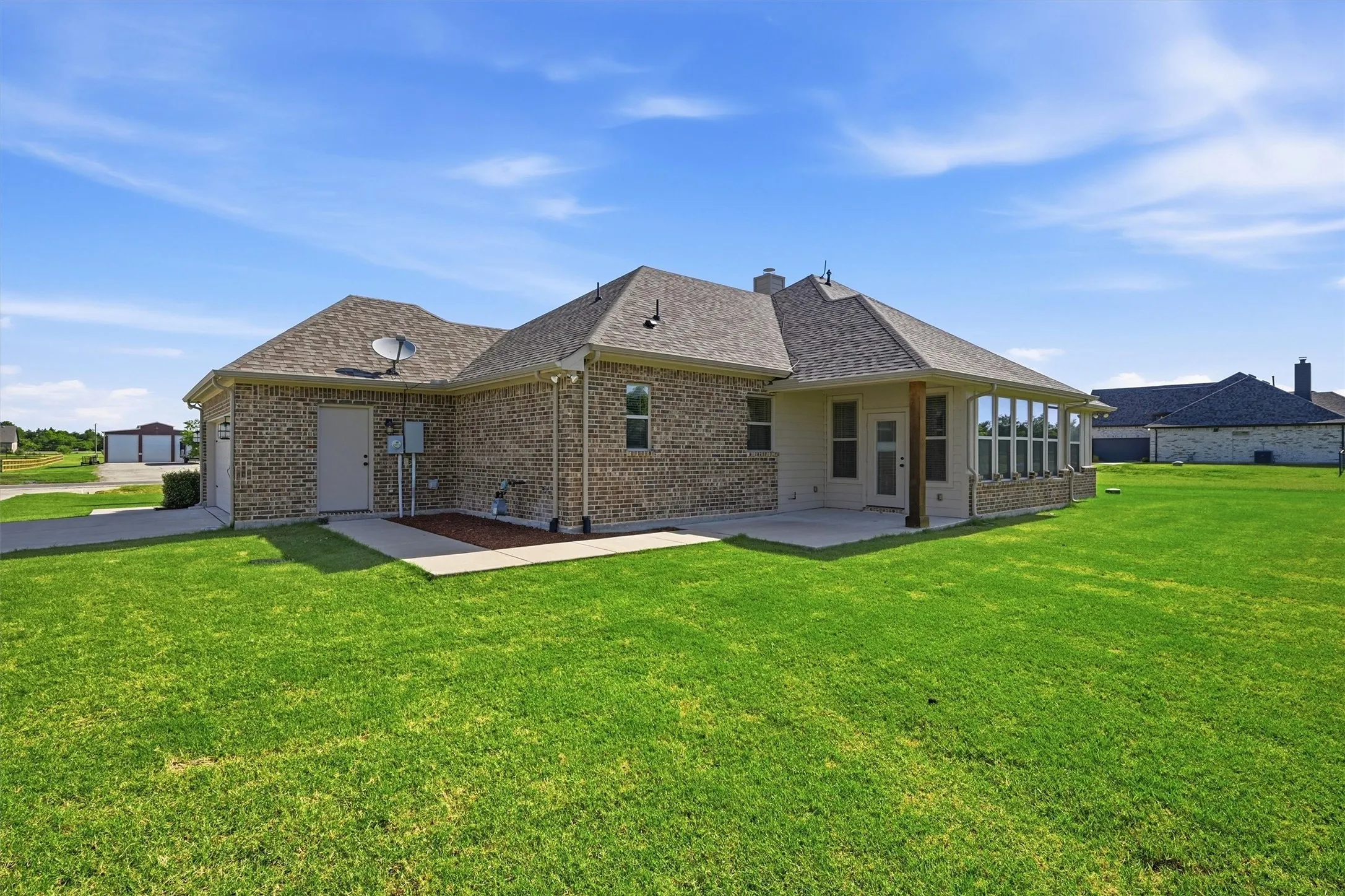 Single Family Residence For Sale in Fannin County , 884 Cheyenne Trail, Trenton, Texas 75490, 3 Bedroom, 2 Bathroom, 2 Garage spaces, 2,068 Sqft, built in 2022, mls#21328620, Real Estate Agent in Trenton, Homes For Sale in Fannin county, Homes For Sale in Trenton, Realtor in Trenton Texas, Real Estate Brokerage Independent Realty Texas, Luminita Cordes Realtor