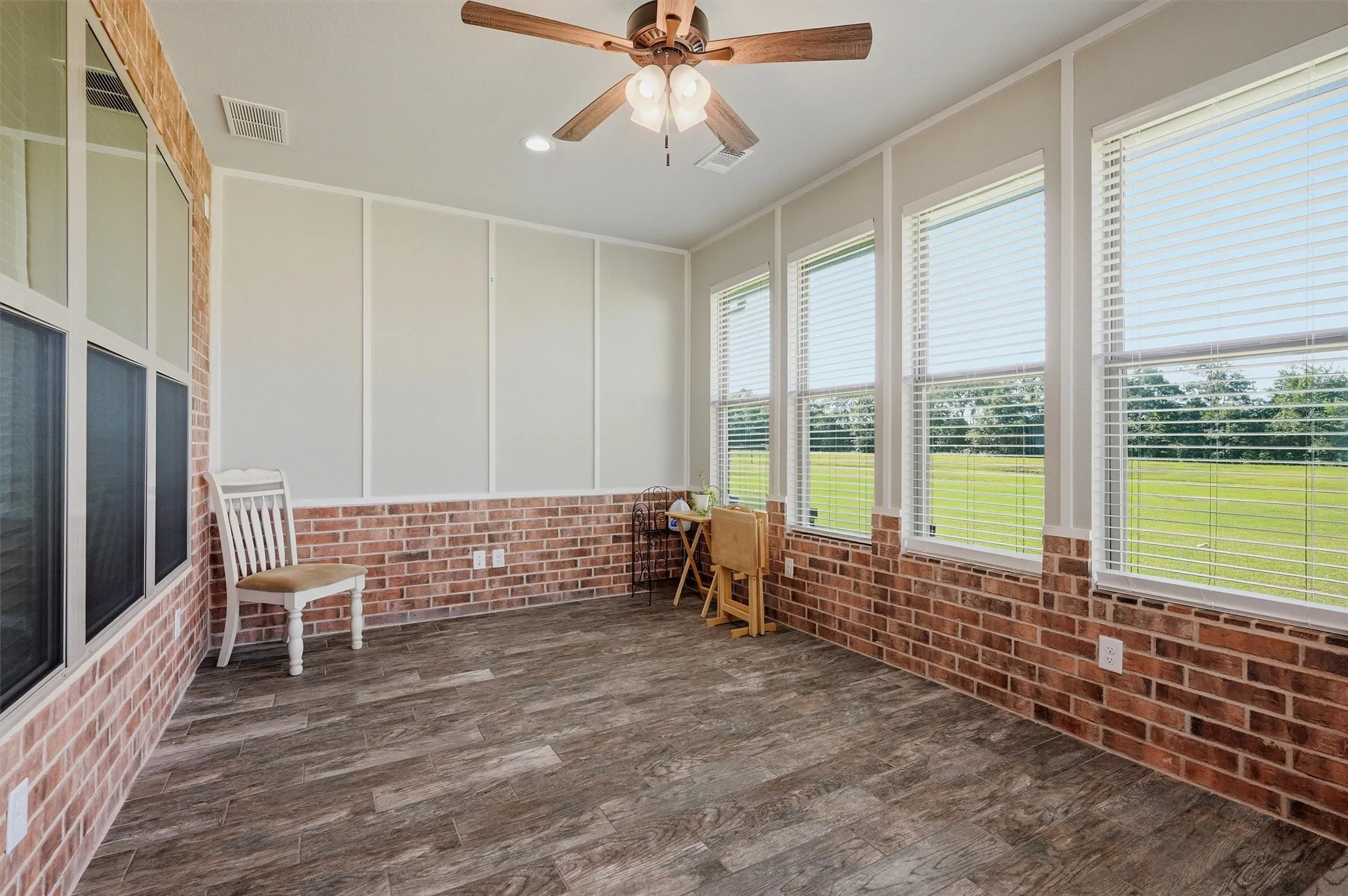 Single Family Residence For Sale in Fannin County , 884 Cheyenne Trail, Trenton, Texas 75490, 3 Bedroom, 2 Bathroom, 2 Garage spaces, 2,068 Sqft, built in 2022, mls#21328620, Real Estate Agent in Trenton, Homes For Sale in Fannin county, Homes For Sale in Trenton, Realtor in Trenton Texas, Real Estate Brokerage Independent Realty Texas, Luminita Cordes Realtor