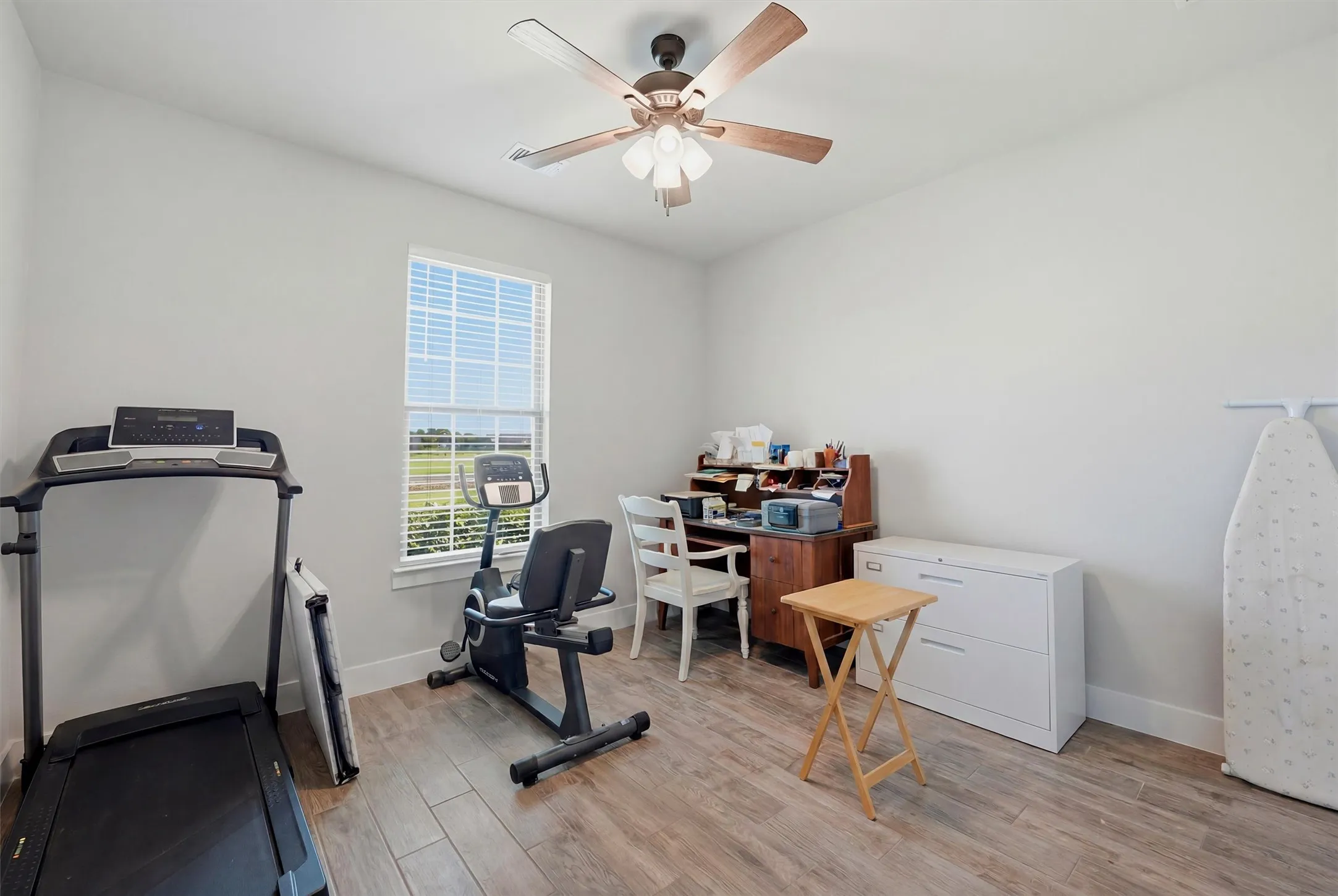 Single Family Residence For Sale in Fannin County , 884 Cheyenne Trail, Trenton, Texas 75490, 3 Bedroom, 2 Bathroom, 2 Garage spaces, 2,068 Sqft, built in 2022, mls#21328620, Real Estate Agent in Trenton, Homes For Sale in Fannin county, Homes For Sale in Trenton, Realtor in Trenton Texas, Real Estate Brokerage Independent Realty Texas, Luminita Cordes Realtor