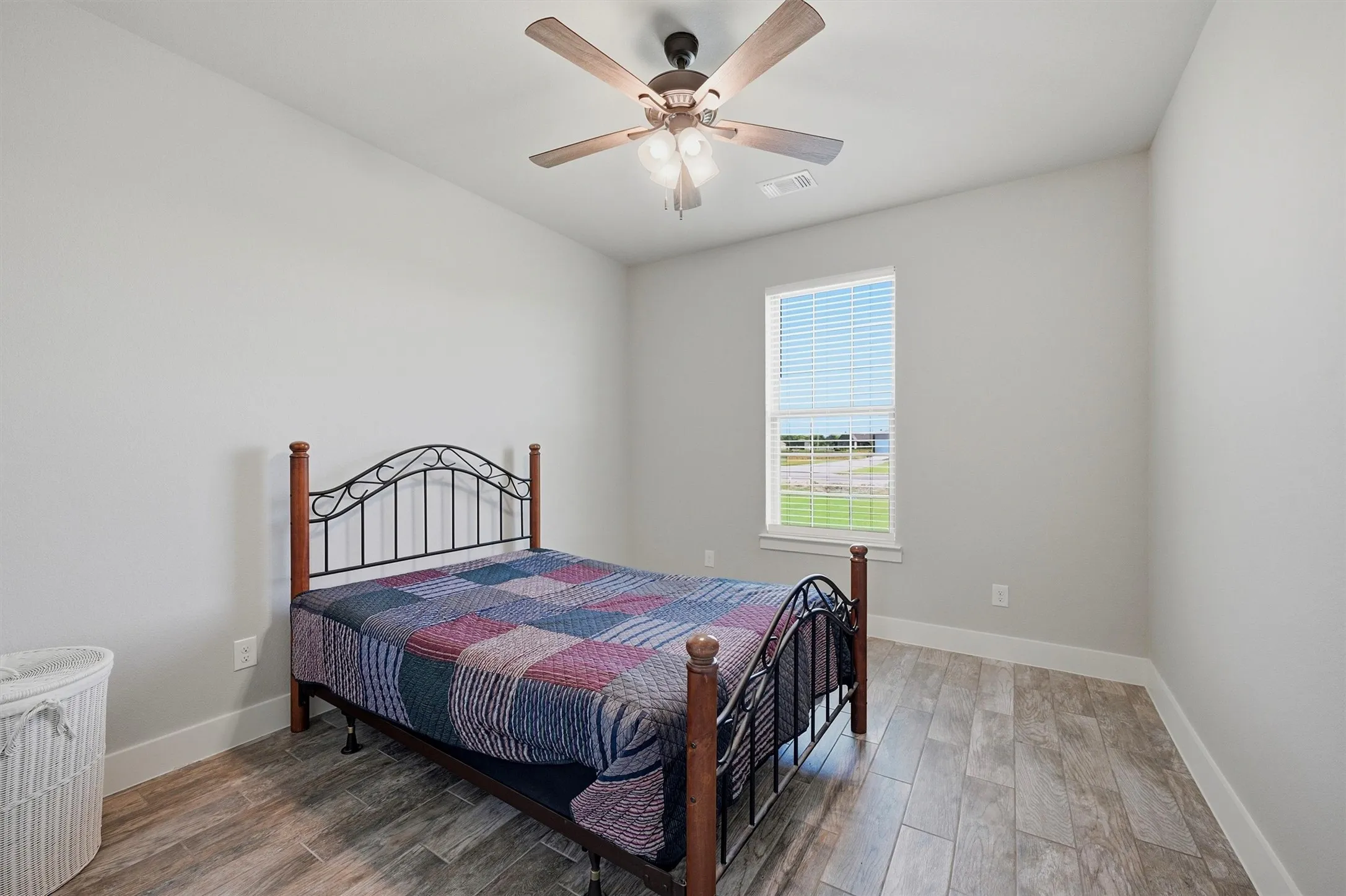 Single Family Residence For Sale in Fannin County , 884 Cheyenne Trail, Trenton, Texas 75490, 3 Bedroom, 2 Bathroom, 2 Garage spaces, 2,068 Sqft, built in 2022, mls#21328620, Real Estate Agent in Trenton, Homes For Sale in Fannin county, Homes For Sale in Trenton, Realtor in Trenton Texas, Real Estate Brokerage Independent Realty Texas, Luminita Cordes Realtor