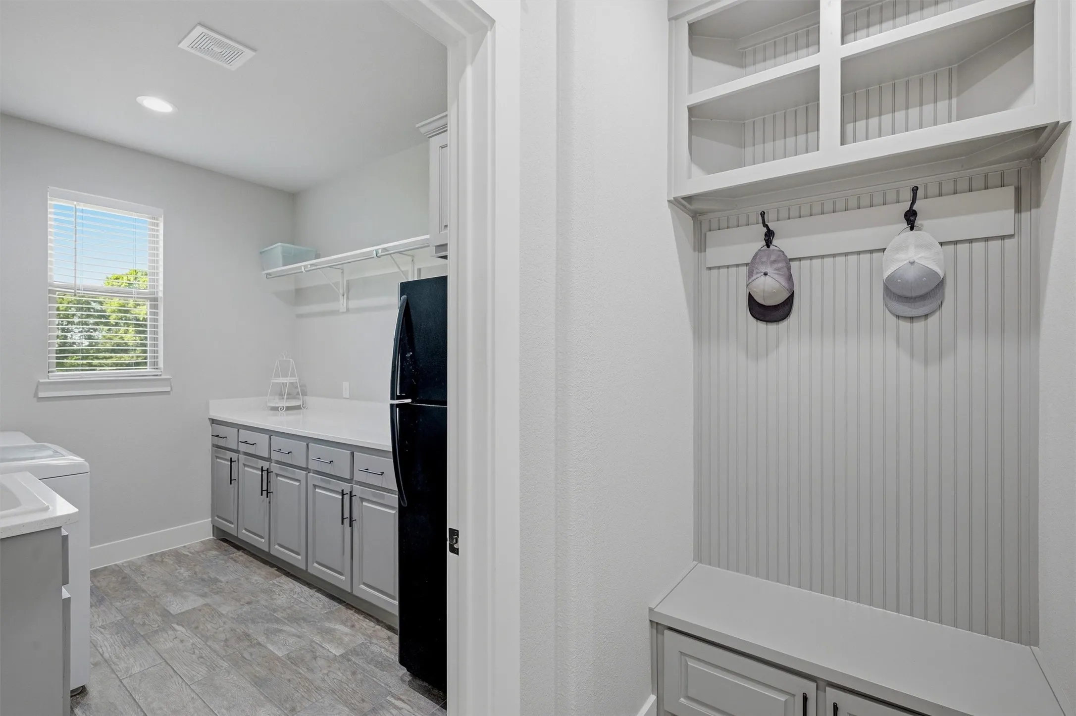 Single Family Residence For Sale in Fannin County , 884 Cheyenne Trail, Trenton, Texas 75490, 3 Bedroom, 2 Bathroom, 2 Garage spaces, 2,068 Sqft, built in 2022, mls#21328620, Real Estate Agent in Trenton, Homes For Sale in Fannin county, Homes For Sale in Trenton, Realtor in Trenton Texas, Real Estate Brokerage Independent Realty Texas, Luminita Cordes Realtor