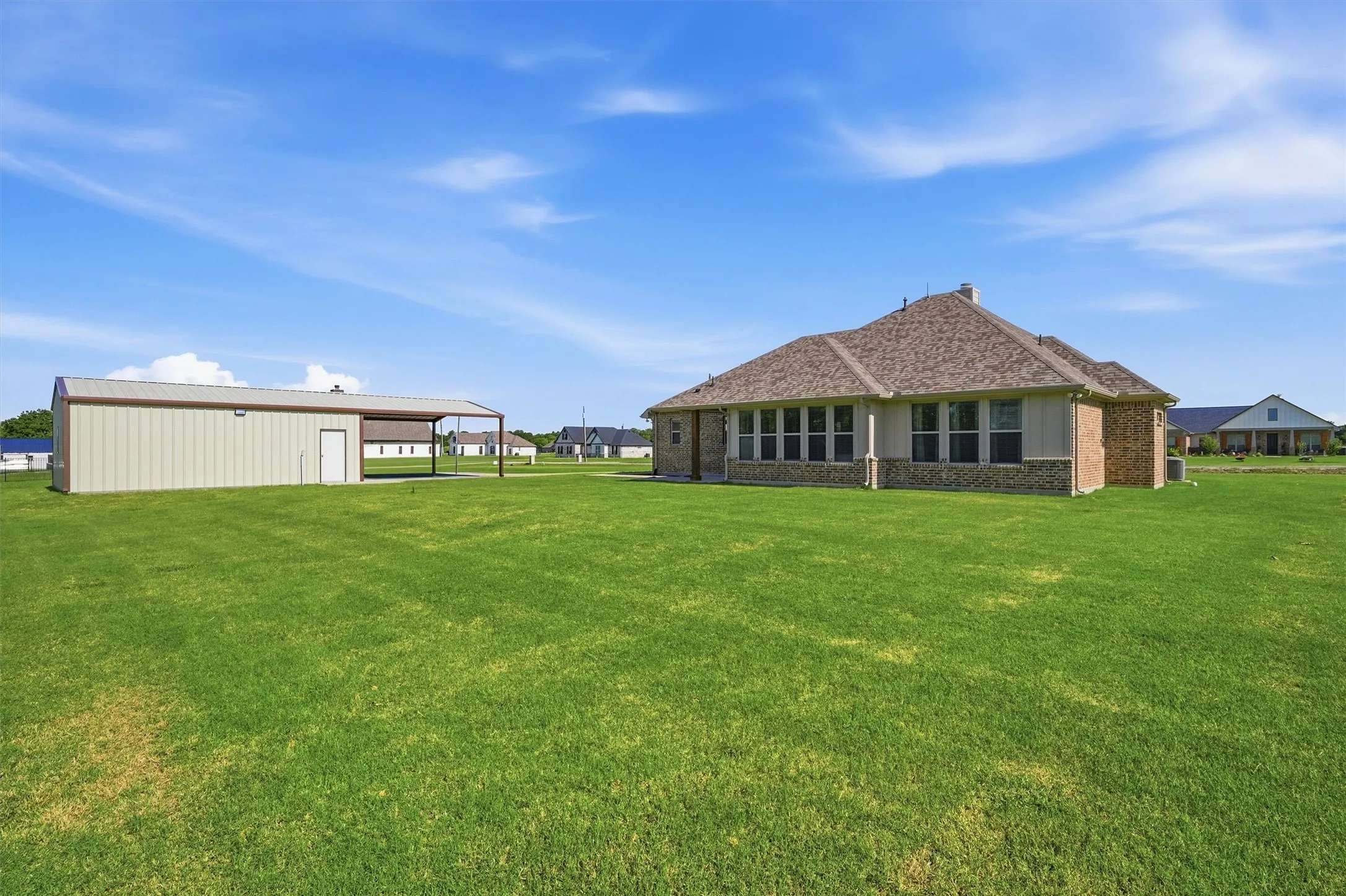 Single Family Residence For Sale in Fannin County , 884 Cheyenne Trail, Trenton, Texas 75490, 3 Bedroom, 2 Bathroom, 2 Garage spaces, 2,068 Sqft, built in 2022, mls#21328620, Real Estate Agent in Trenton, Homes For Sale in Fannin county, Homes For Sale in Trenton, Realtor in Trenton Texas, Real Estate Brokerage Independent Realty Texas, Luminita Cordes Realtor