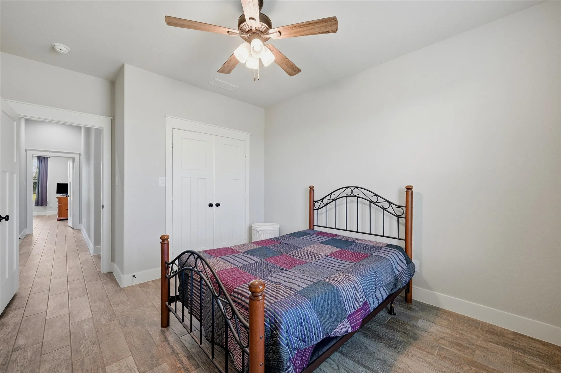 Single Family Residence For Sale in Fannin County , 884 Cheyenne Trail, Trenton, Texas 75490, 3 Bedroom, 2 Bathroom, 2 Garage spaces, 2,068 Sqft, built in 2022, mls#21328620, Real Estate Agent in Trenton, Homes For Sale in Fannin county, Homes For Sale in Trenton, Realtor in Trenton Texas, Real Estate Brokerage Independent Realty Texas, Luminita Cordes Realtor