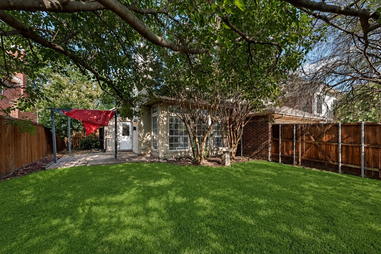 Single Family Residence For Sale in Collin County , 6201 Monticello Drive, Frisco, Texas 75035, 4 Bedroom, 2 Bathroom, 2 Garage spaces, 1,952 Sqft, built in 1994, mls#21327485, Real Estate Agent in Frisco, Homes For Sale in Collin county, Homes For Sale in Frisco, Realtor in Frisco Texas, Real Estate Brokerage Independent Realty Texas, Luminita Cordes Realtor