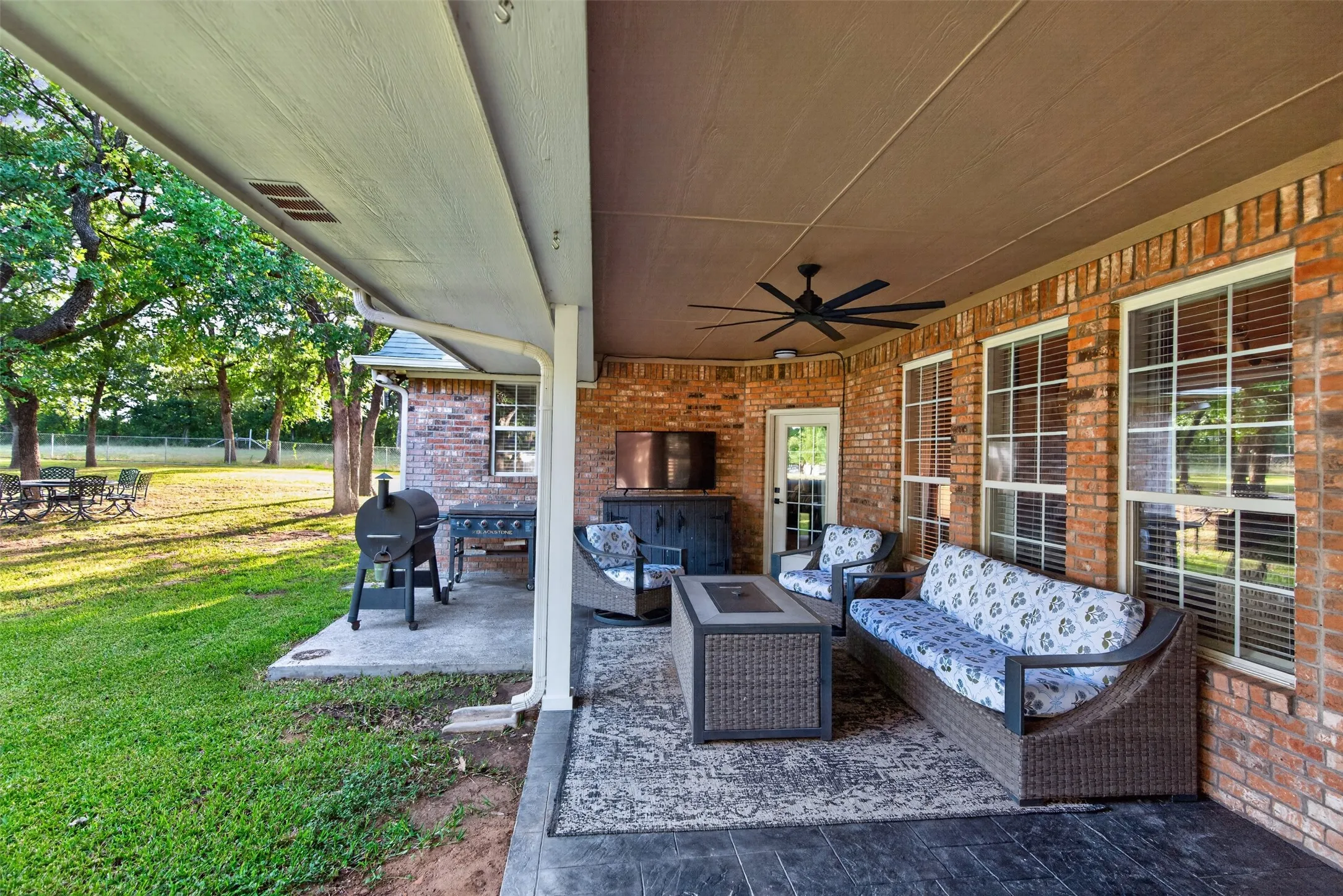 Single Family Residence For Sale in Wise County , 443 County Road 3342, Paradise, Texas 76073, 3 Bedroom, 3 Bathroom, 2 Garage spaces, 2,677 Sqft, built in 2000, mls#21328207, Real Estate Agent in Paradise, Homes For Sale in Wise county, Homes For Sale in Paradise, Realtor in Paradise Texas, Real Estate Brokerage Independent Realty Texas, Luminita Cordes Realtor