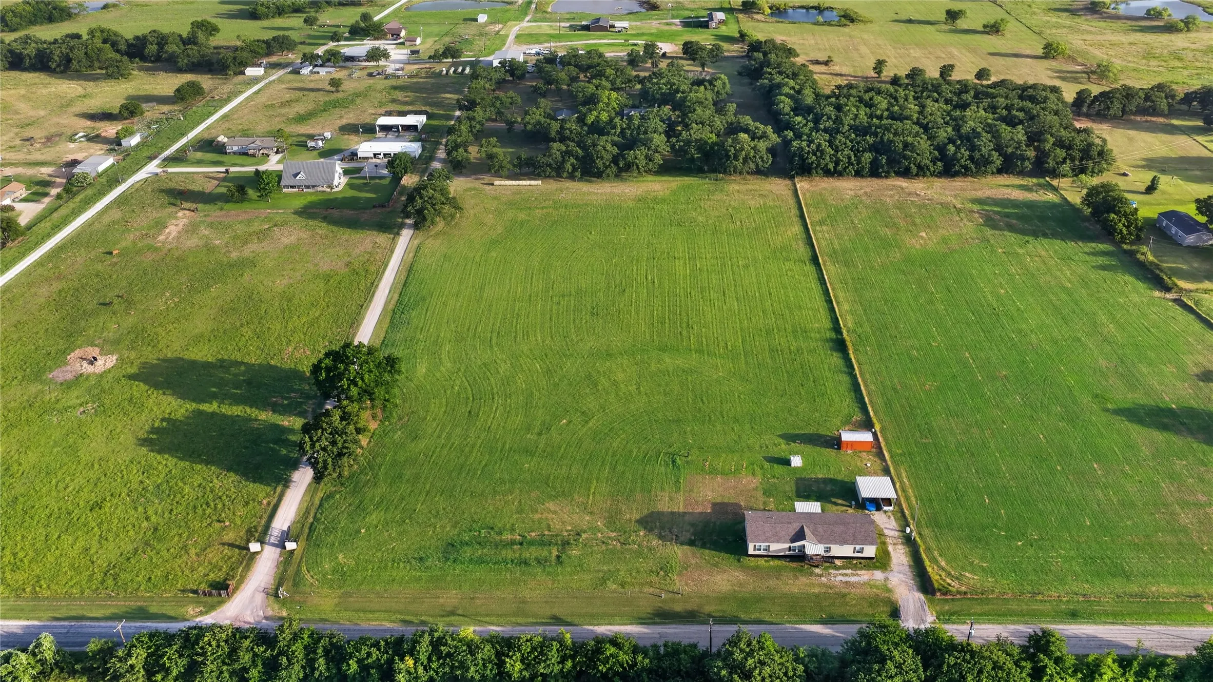 Single Family Residence For Sale in Wise County , 443 County Road 3342, Paradise, Texas 76073, 3 Bedroom, 3 Bathroom, 2 Garage spaces, 2,677 Sqft, built in 2000, mls#21328207, Real Estate Agent in Paradise, Homes For Sale in Wise county, Homes For Sale in Paradise, Realtor in Paradise Texas, Real Estate Brokerage Independent Realty Texas, Luminita Cordes Realtor