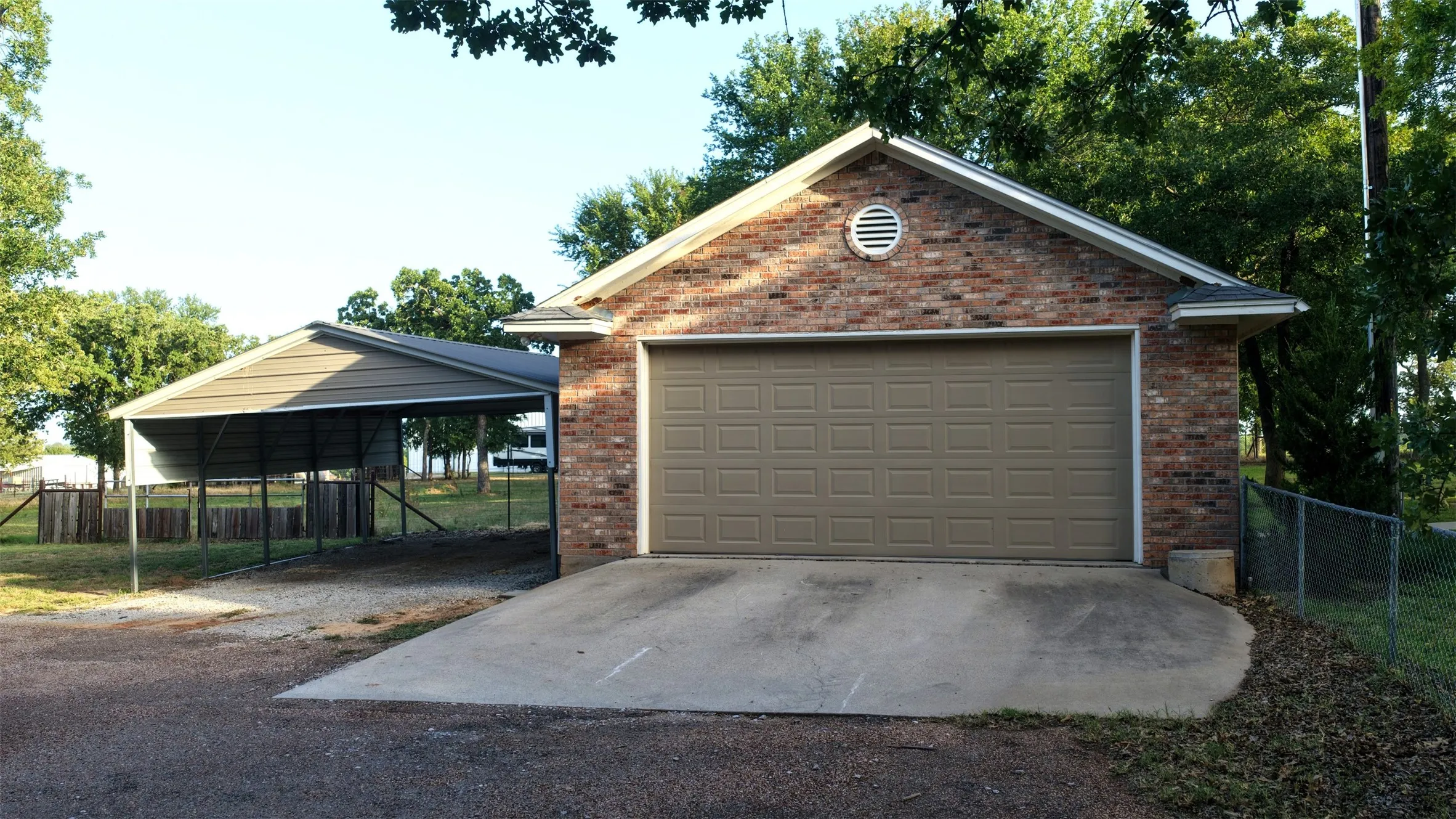 Single Family Residence For Sale in Wise County , 443 County Road 3342, Paradise, Texas 76073, 3 Bedroom, 3 Bathroom, 2 Garage spaces, 2,677 Sqft, built in 2000, mls#21328207, Real Estate Agent in Paradise, Homes For Sale in Wise county, Homes For Sale in Paradise, Realtor in Paradise Texas, Real Estate Brokerage Independent Realty Texas, Luminita Cordes Realtor
