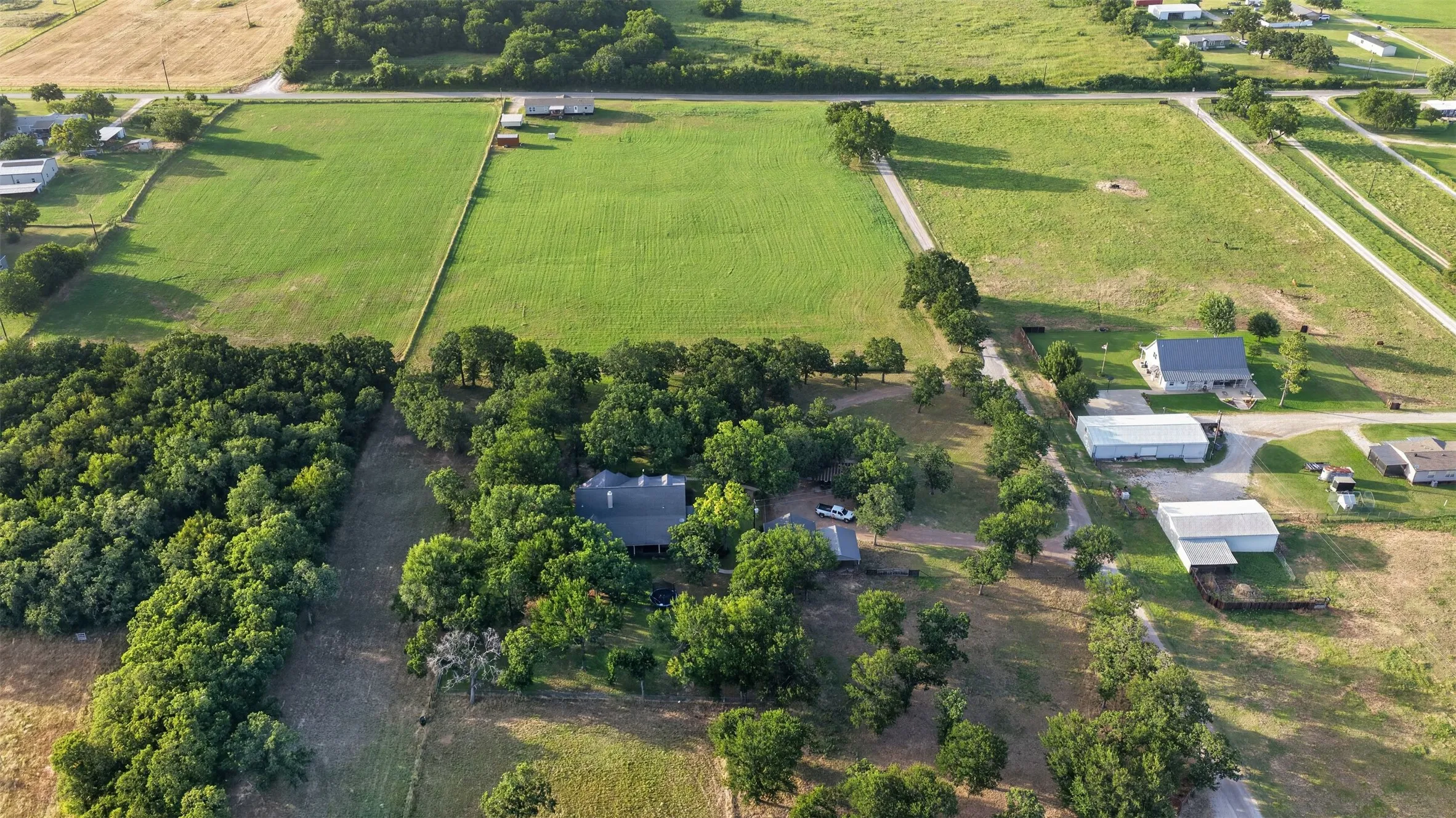 Single Family Residence For Sale in Wise County , 443 County Road 3342, Paradise, Texas 76073, 3 Bedroom, 3 Bathroom, 2 Garage spaces, 2,677 Sqft, built in 2000, mls#21328207, Real Estate Agent in Paradise, Homes For Sale in Wise county, Homes For Sale in Paradise, Realtor in Paradise Texas, Real Estate Brokerage Independent Realty Texas, Luminita Cordes Realtor