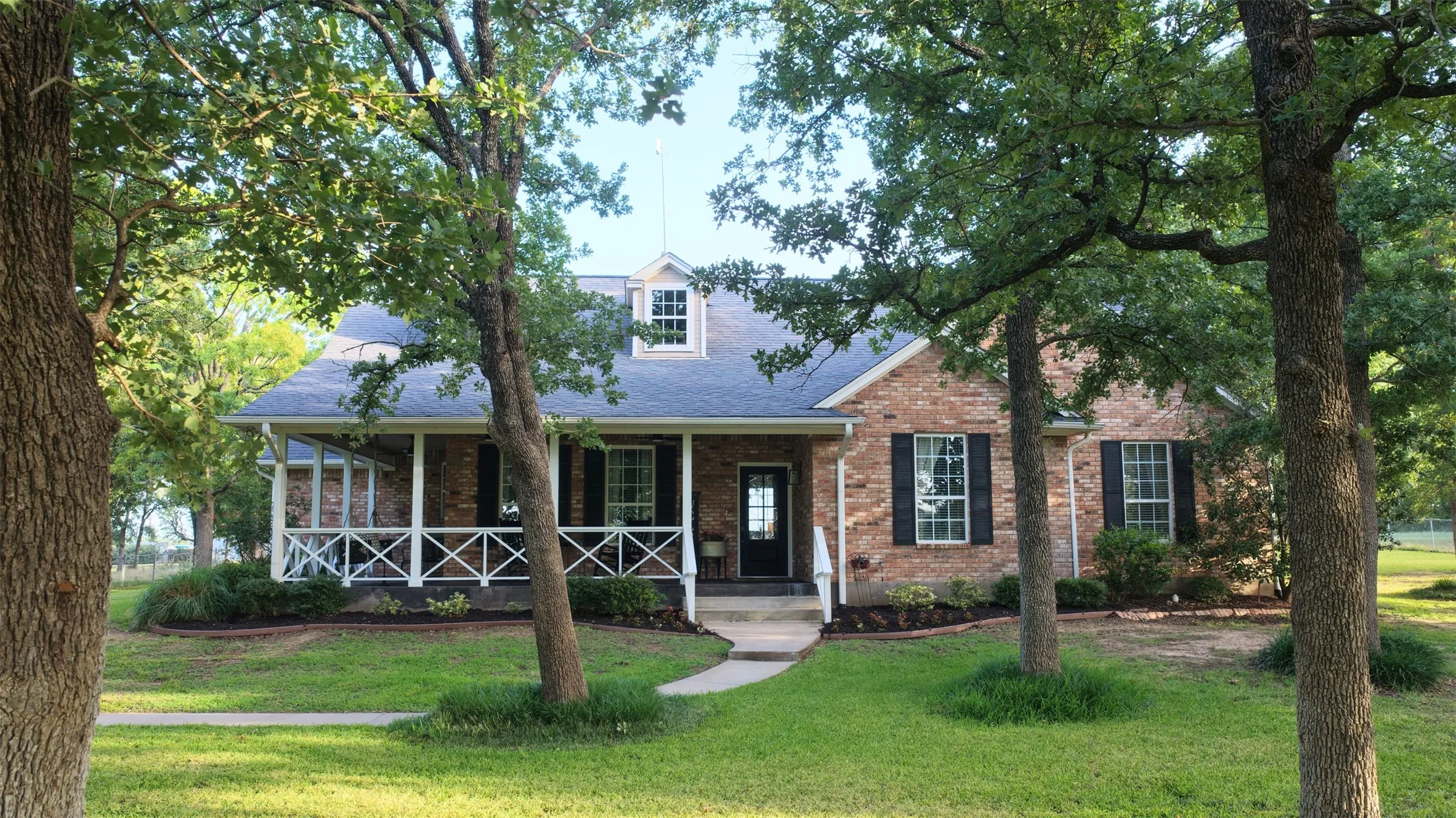 Single Family Residence For Sale in Wise County , 443 County Road 3342, Paradise, Texas 76073, 3 Bedroom, 3 Bathroom, 2 Garage spaces, 2,677 Sqft, built in 2000, mls#21328207, Real Estate Agent in Paradise, Homes For Sale in Wise county, Homes For Sale in Paradise, Realtor in Paradise Texas, Real Estate Brokerage Independent Realty Texas, Luminita Cordes Realtor