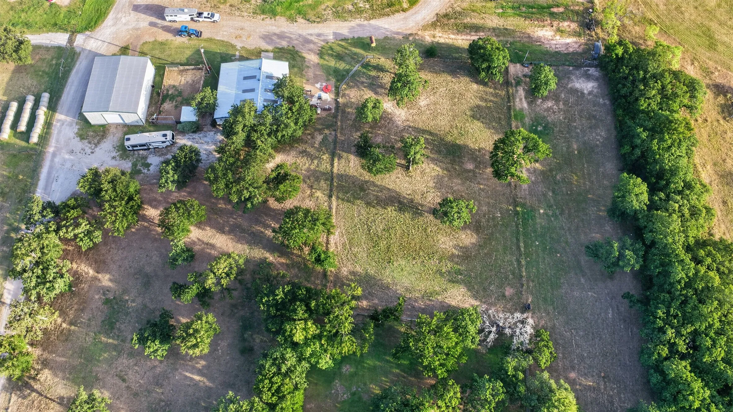 Single Family Residence For Sale in Wise County , 443 County Road 3342, Paradise, Texas 76073, 3 Bedroom, 3 Bathroom, 2 Garage spaces, 2,677 Sqft, built in 2000, mls#21328207, Real Estate Agent in Paradise, Homes For Sale in Wise county, Homes For Sale in Paradise, Realtor in Paradise Texas, Real Estate Brokerage Independent Realty Texas, Luminita Cordes Realtor